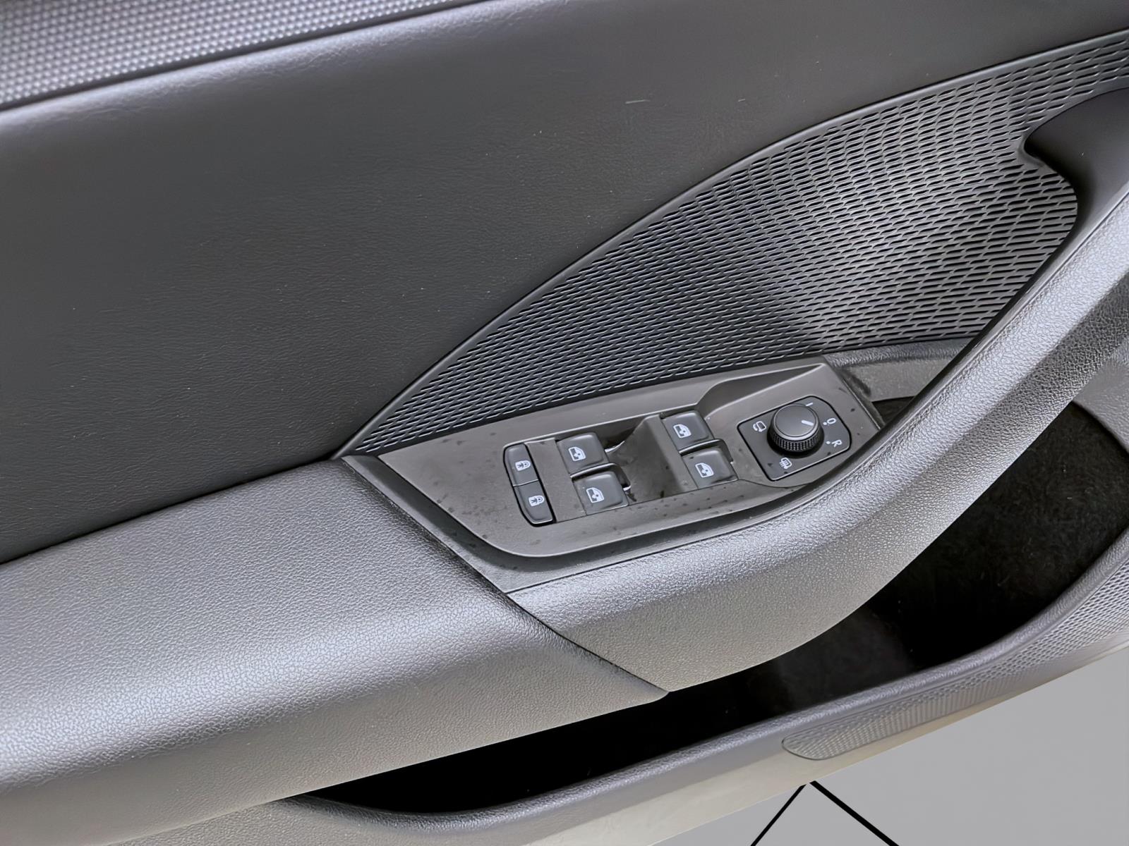 Bild 9: Skoda Octavia Combi 2.0 TDI DSG FIRST EDITION NAVI PDC LED SITZHZG