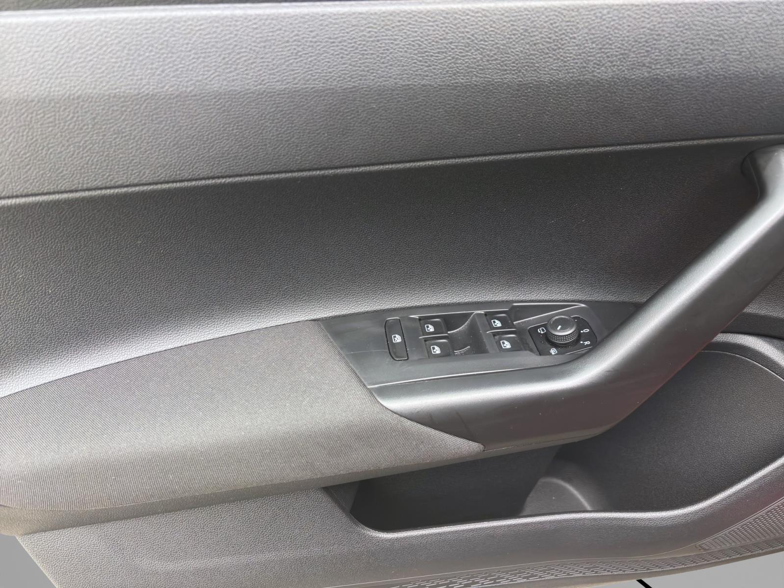 Bild 9: Volkswagen Taigo 1.0 TSI DSG LIFE SITZHZG PDC LED DAB+