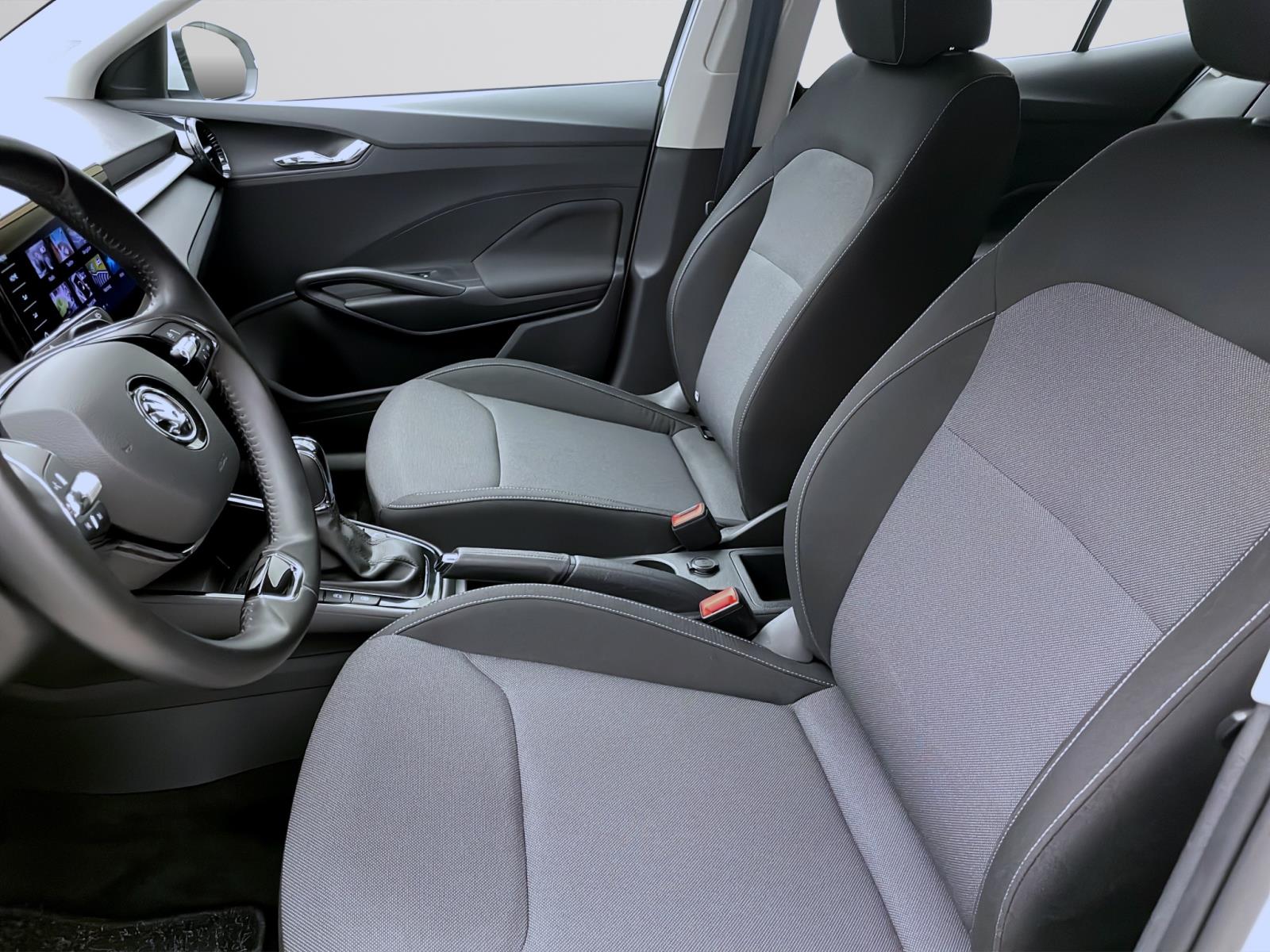 Bild 8: Skoda Fabia 1.0 TSI DSG AMBITION NAVI SITZHZG PDC LED