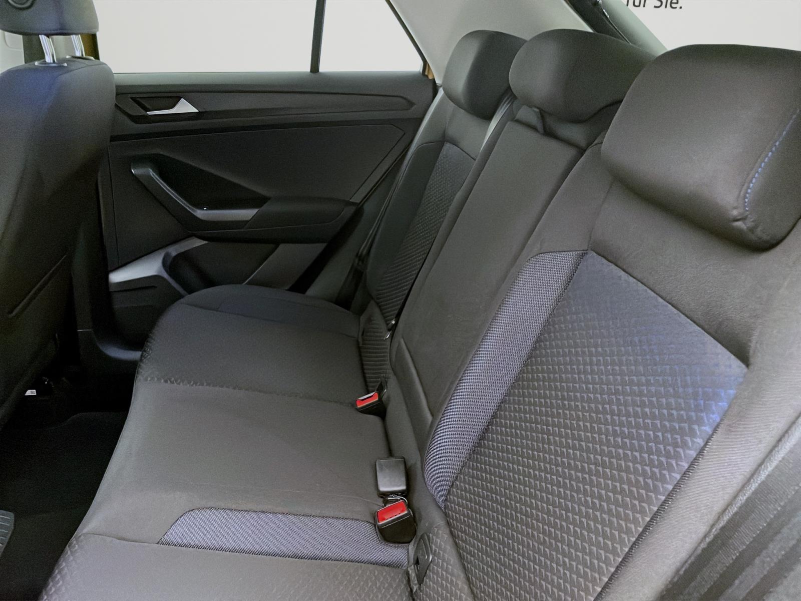 Bild 13: Volkswagen T-Roc 1.6 TDI UNITED AHK NAVI SITZHZG PDC