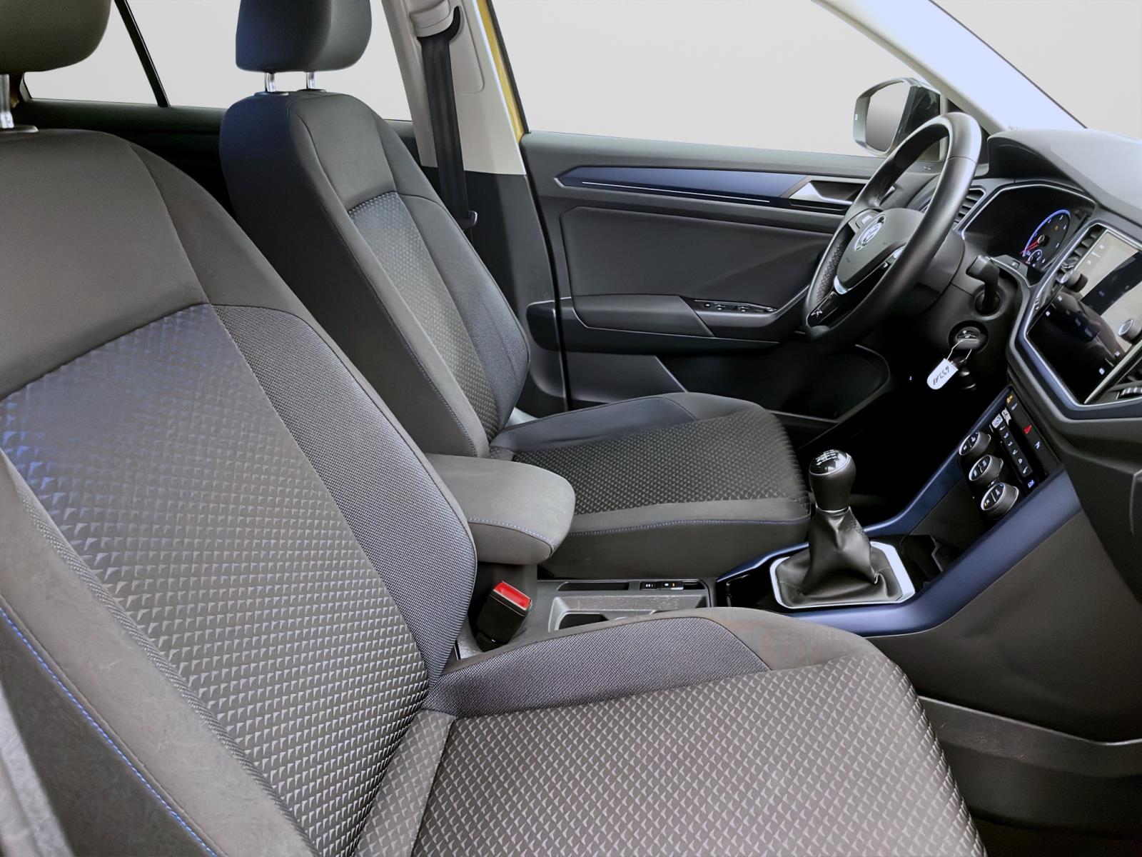 Bild 14: Volkswagen T-Roc 1.6 TDI UNITED AHK NAVI SITZHZG PDC