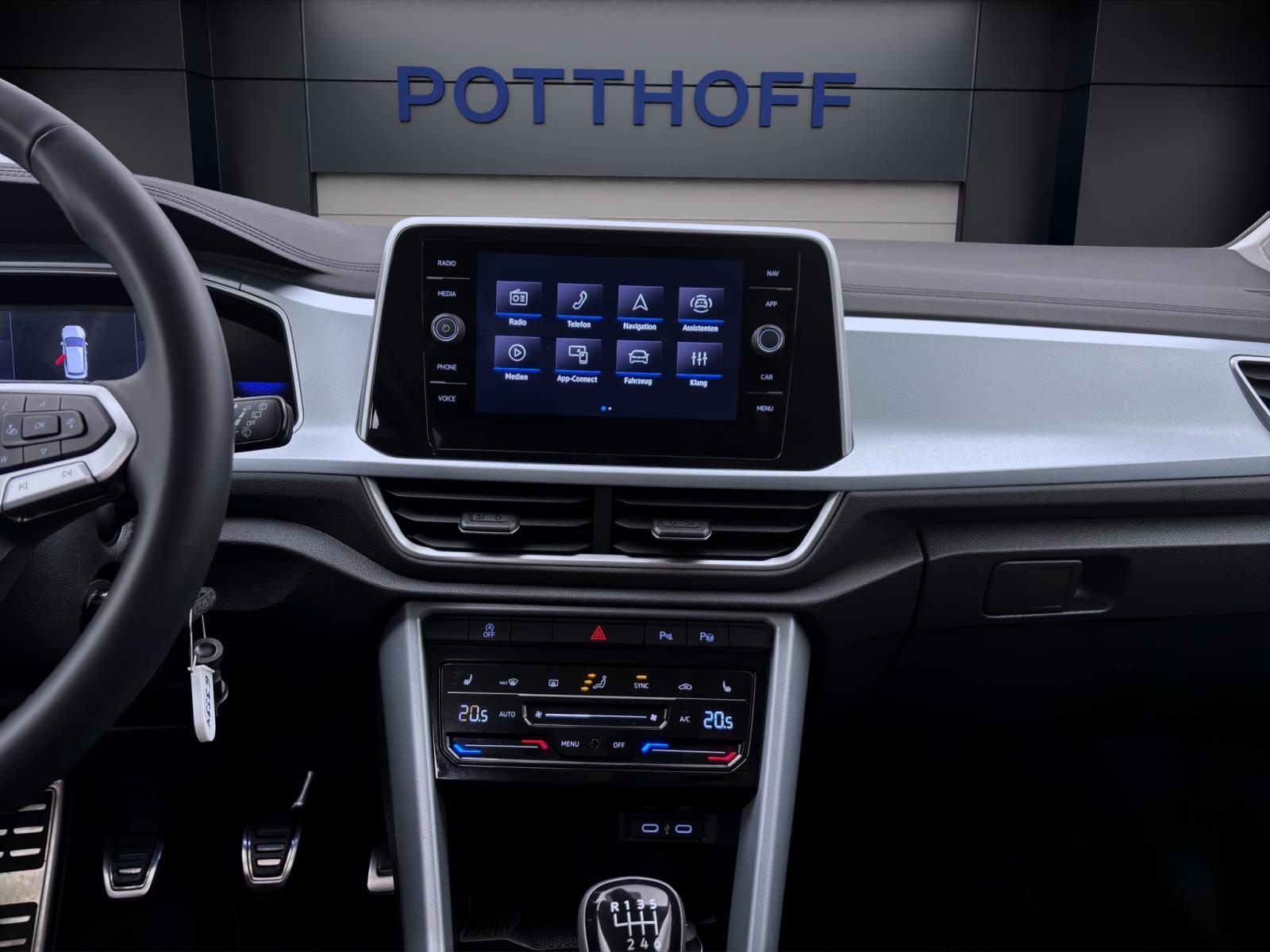 Bild 12: Volkswagen T-Roc 1.0 TSI GOAL NAVI PDC SITZHZG LED