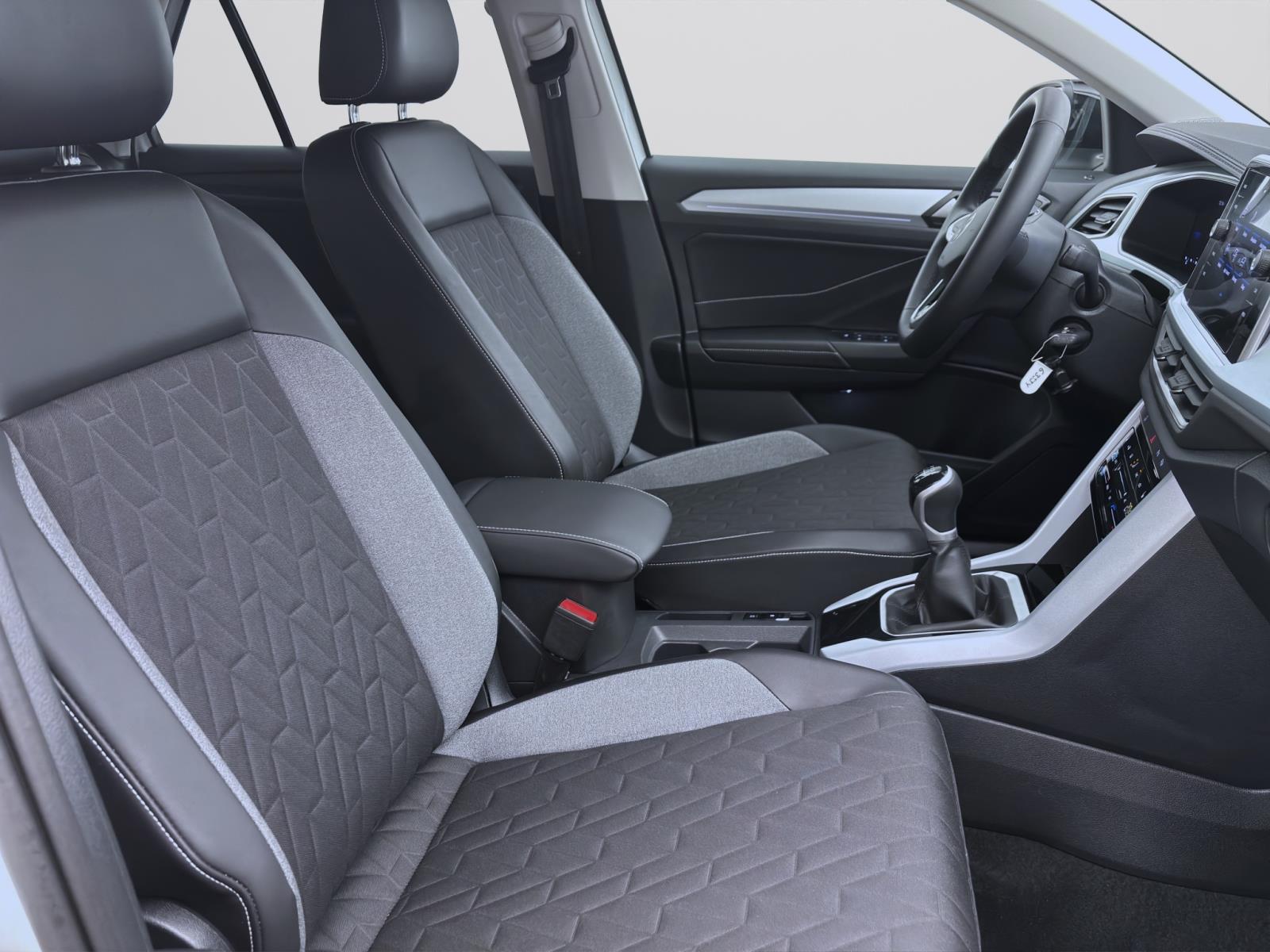 Bild 14: Volkswagen T-Roc 1.0 TSI GOAL NAVI PDC SITZHZG LED