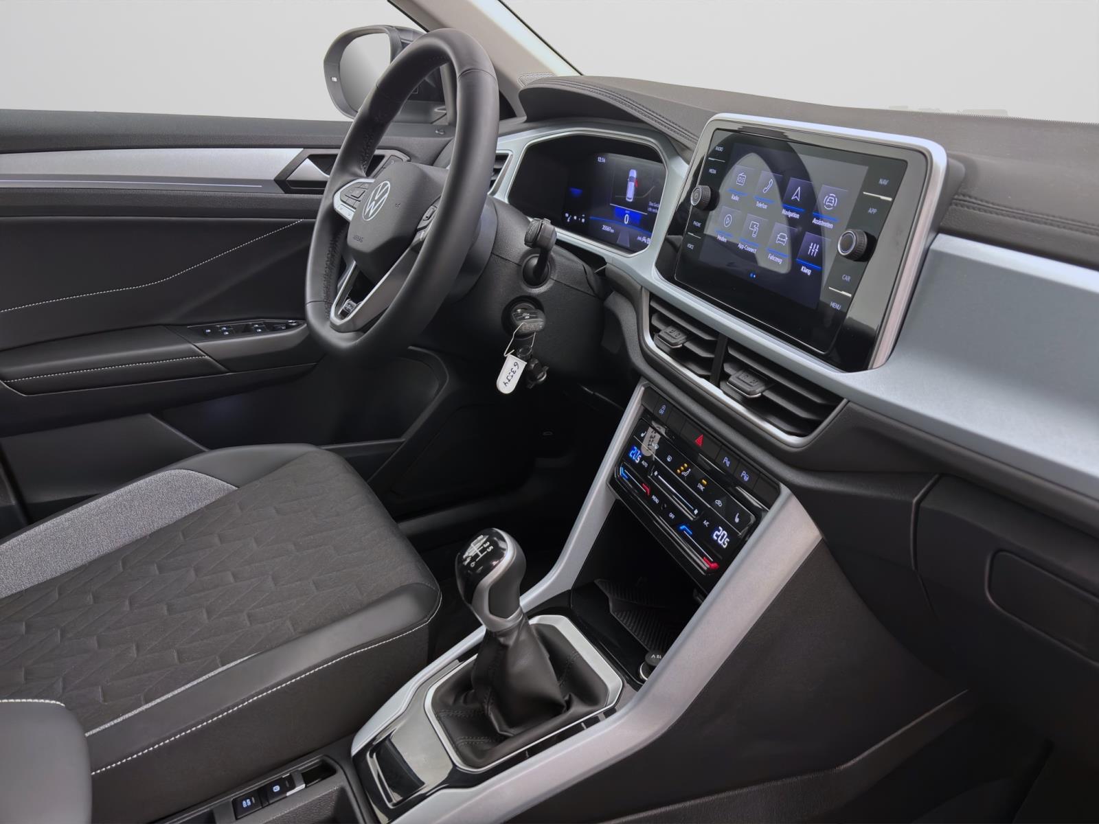 Bild 15: Volkswagen T-Roc 1.0 TSI GOAL NAVI PDC SITZHZG LED