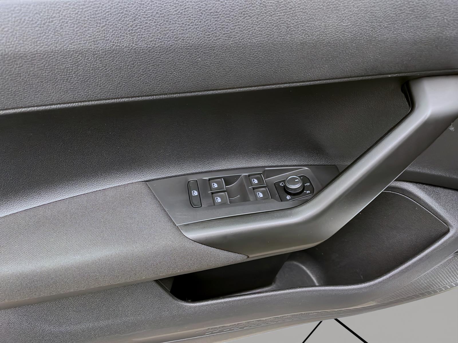 Bild 9: Volkswagen Polo GTI IQ.LIGHT PDC SITZHZG LED