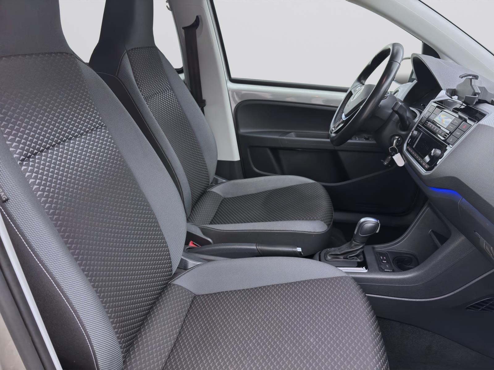 Bild 15: Volkswagen e-up! ACTIVE KAMERA PDC SITZHZG KLIMA LED