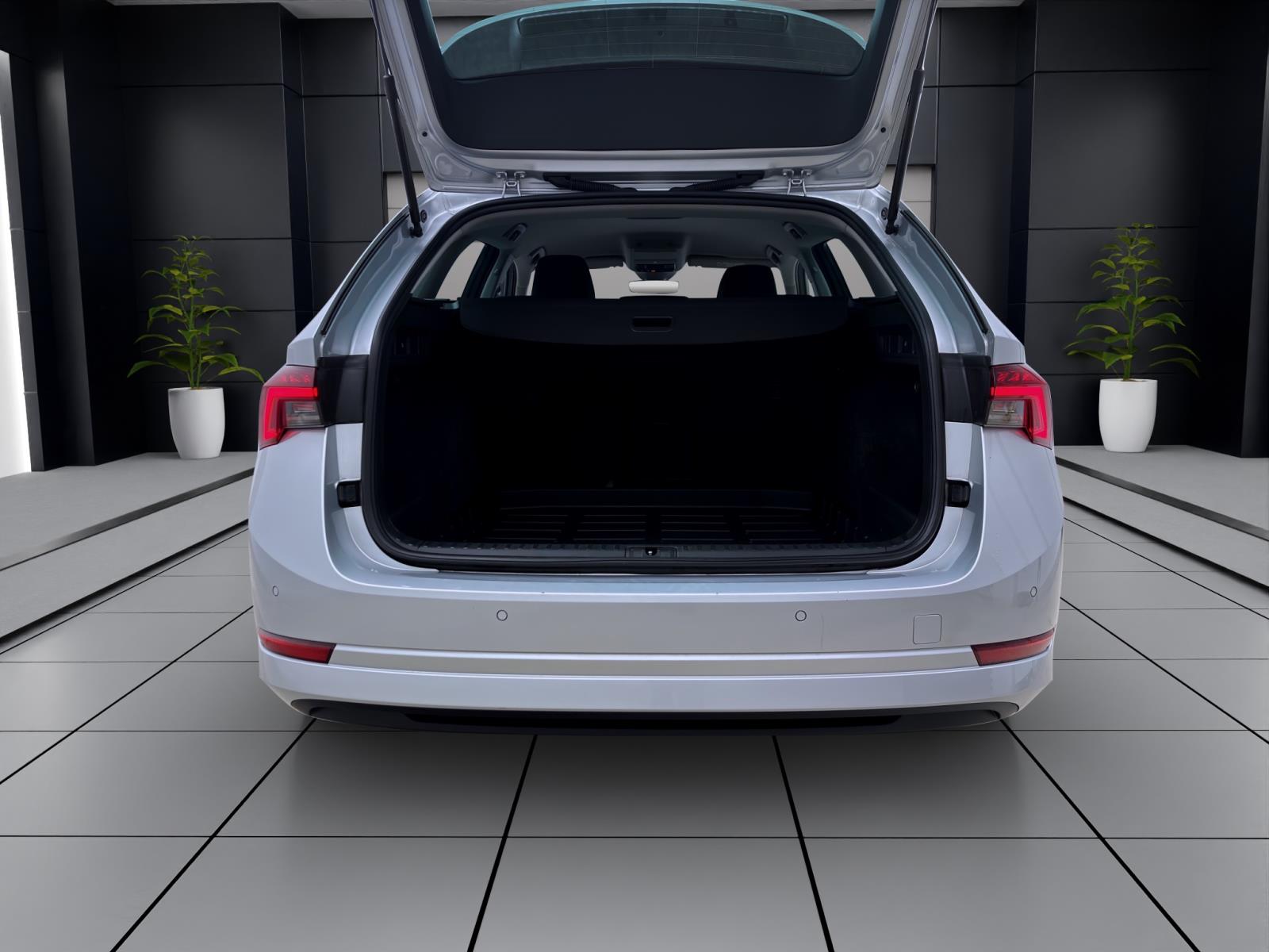 Bild 3: Skoda Octavia Combi 2.0 TDI DSG STYLE NAVI PDC LED HuD