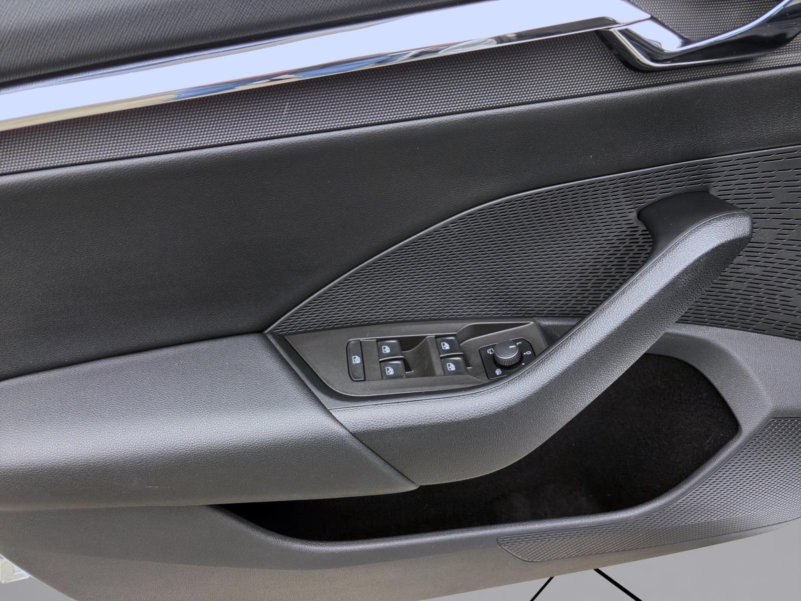 Bild 9: Skoda Octavia Combi 2.0 TDI DSG STYLE NAVI PDC LED HuD