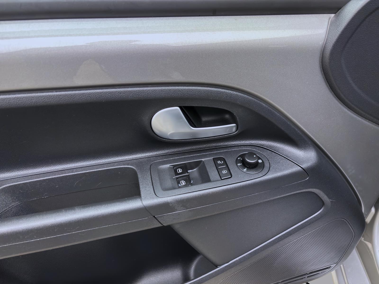 Bild 9: Volkswagen up! 1.0 MPI MOVE UP! KLIMA SITZHZG DAB+