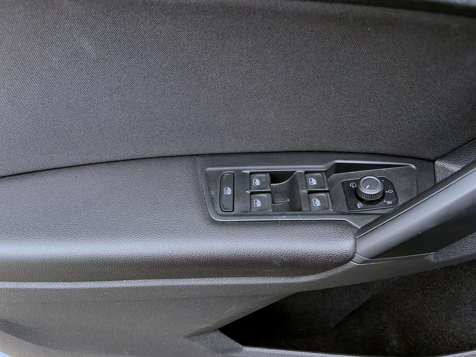 Bild 9: Volkswagen Tiguan 2.0 TDI DSG LIFE STANDHZG AHK MATRIX PDC