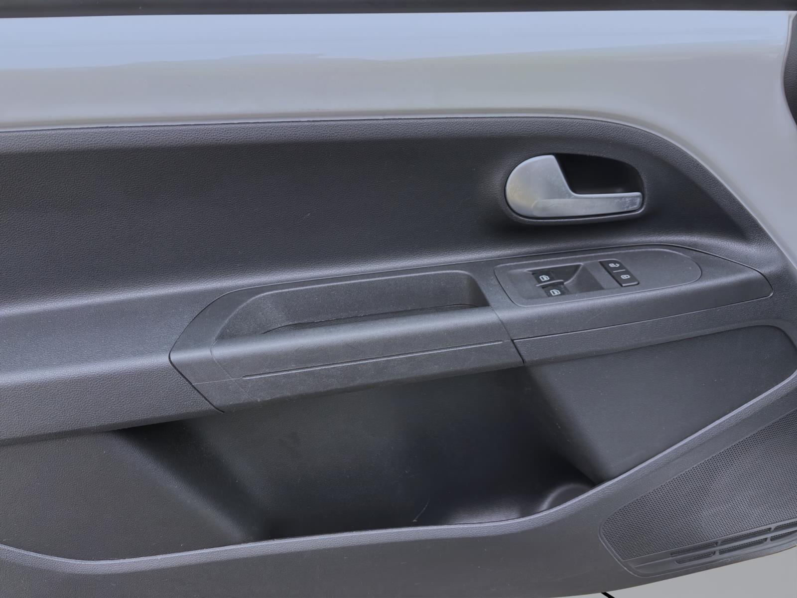 Bild 9: Volkswagen up! 1.0 MPI MOVE UP! KLIMA DAB+