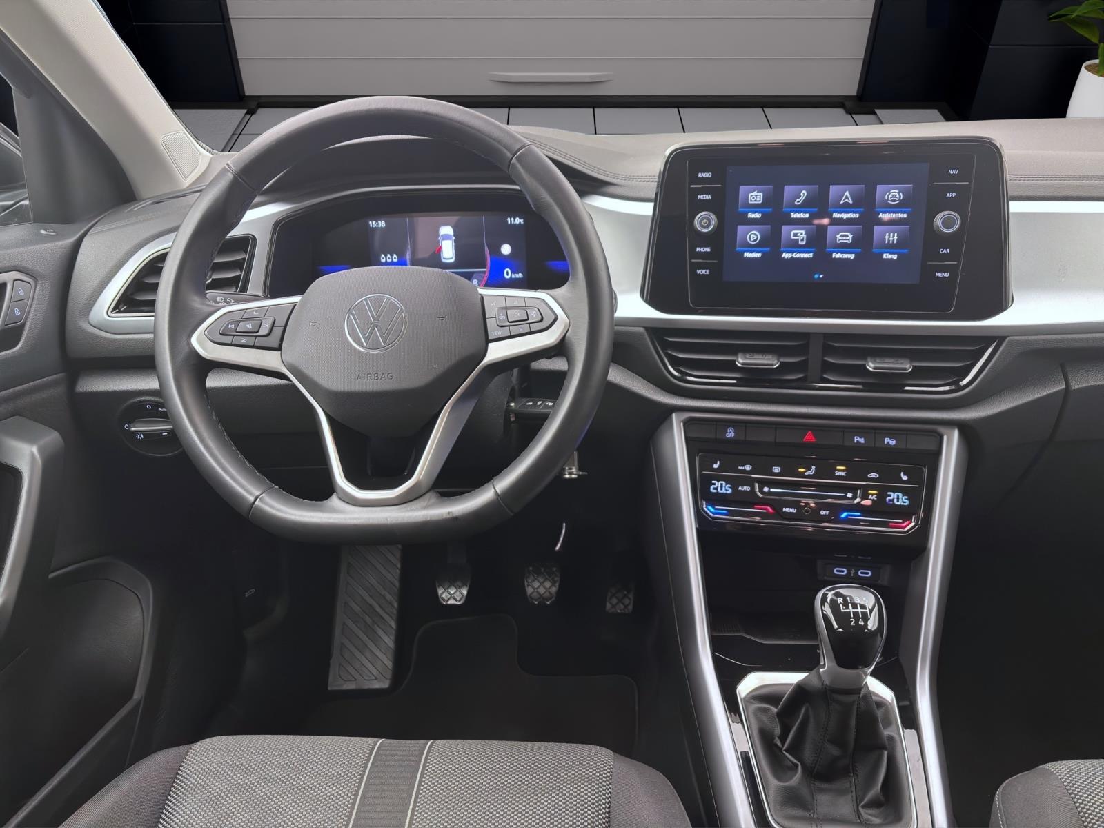 Bild 11: Volkswagen T-Roc 1.0 TSI LIFE NAVI KLIMA PDC LED