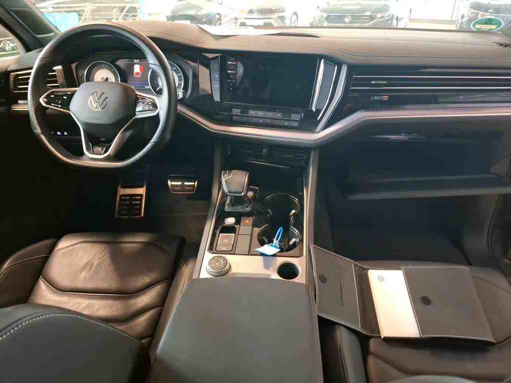 Bild 2: Volkswagen Touareg 3.0 TDI DSG 4M R-LINE NAVI PANO KAMERA LEDER