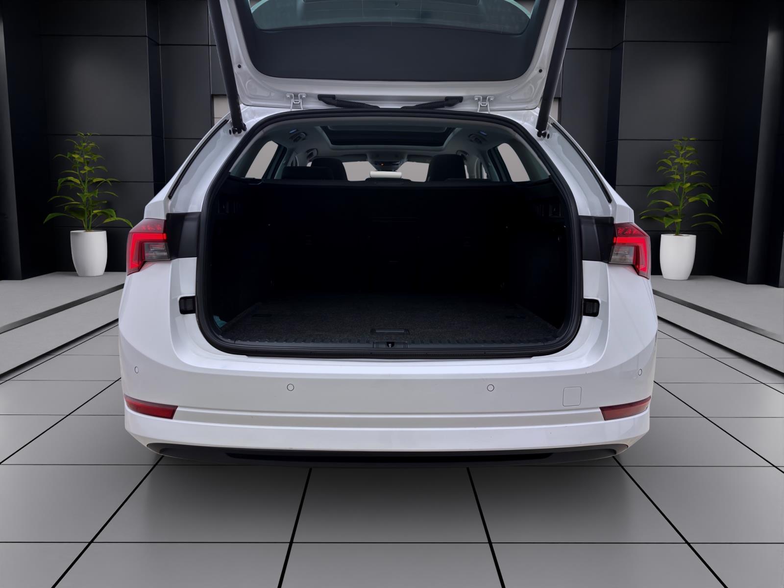 Bild 3: Skoda Octavia Combi 2.0 TDI DSG STYLE NAVI PANO KLIMA PDC