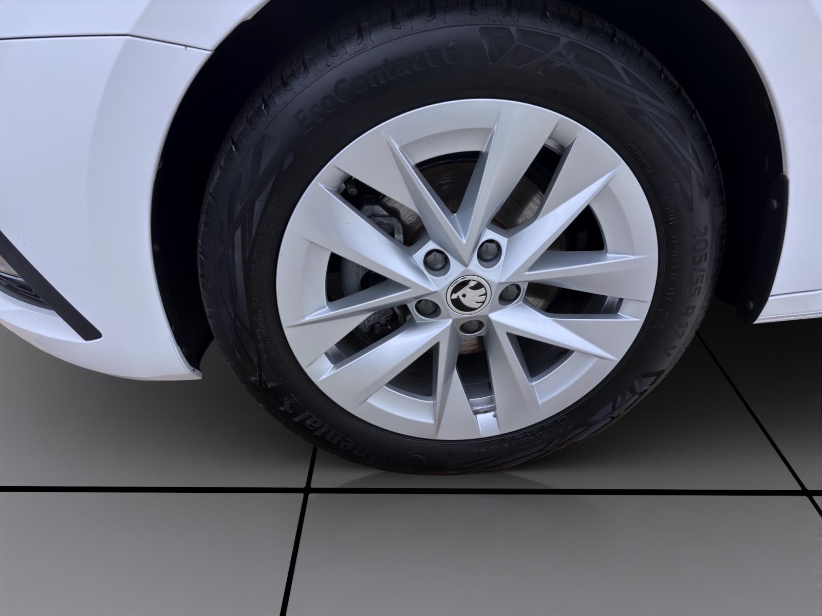 Bild 7: Skoda Octavia Combi 2.0 TDI DSG STYLE NAVI PANO KLIMA PDC