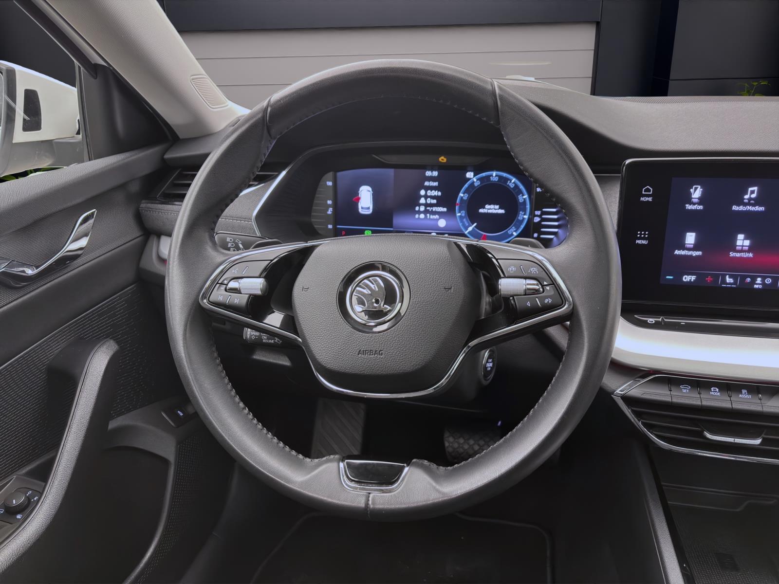 Bild 10: Skoda Octavia Combi 2.0 TDI DSG STYLE NAVI PANO KLIMA PDC