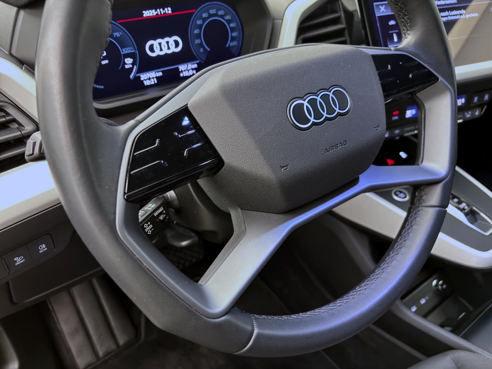 Bild 16: Audi Q4 e-tron 35 S LINE MATRIX NAVI KAMERA SITZHZG