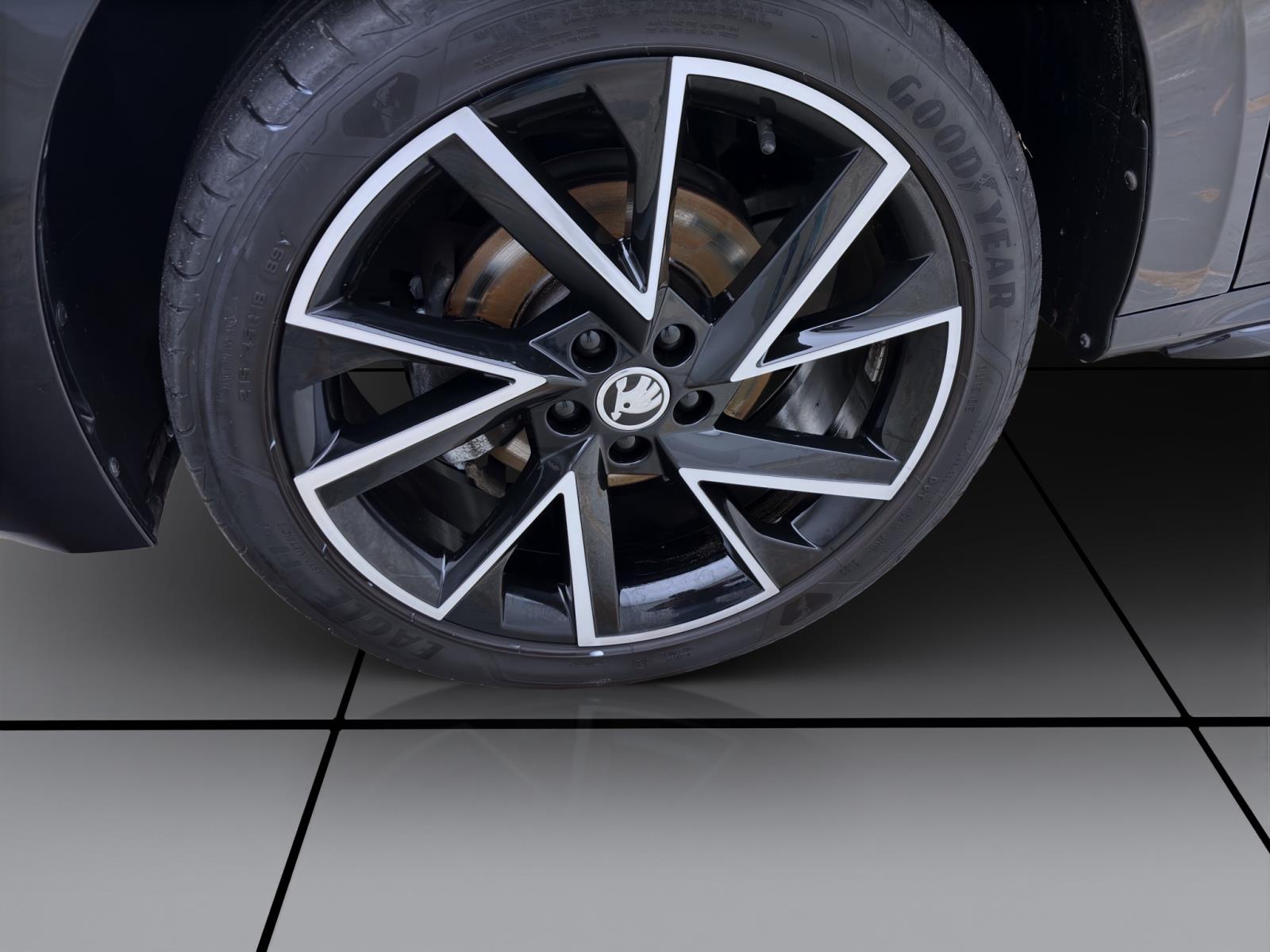 Bild 7: Skoda Kamiq 1.5 TSI DSG MONTE CARLO PANO AHK NAVI ACC LED