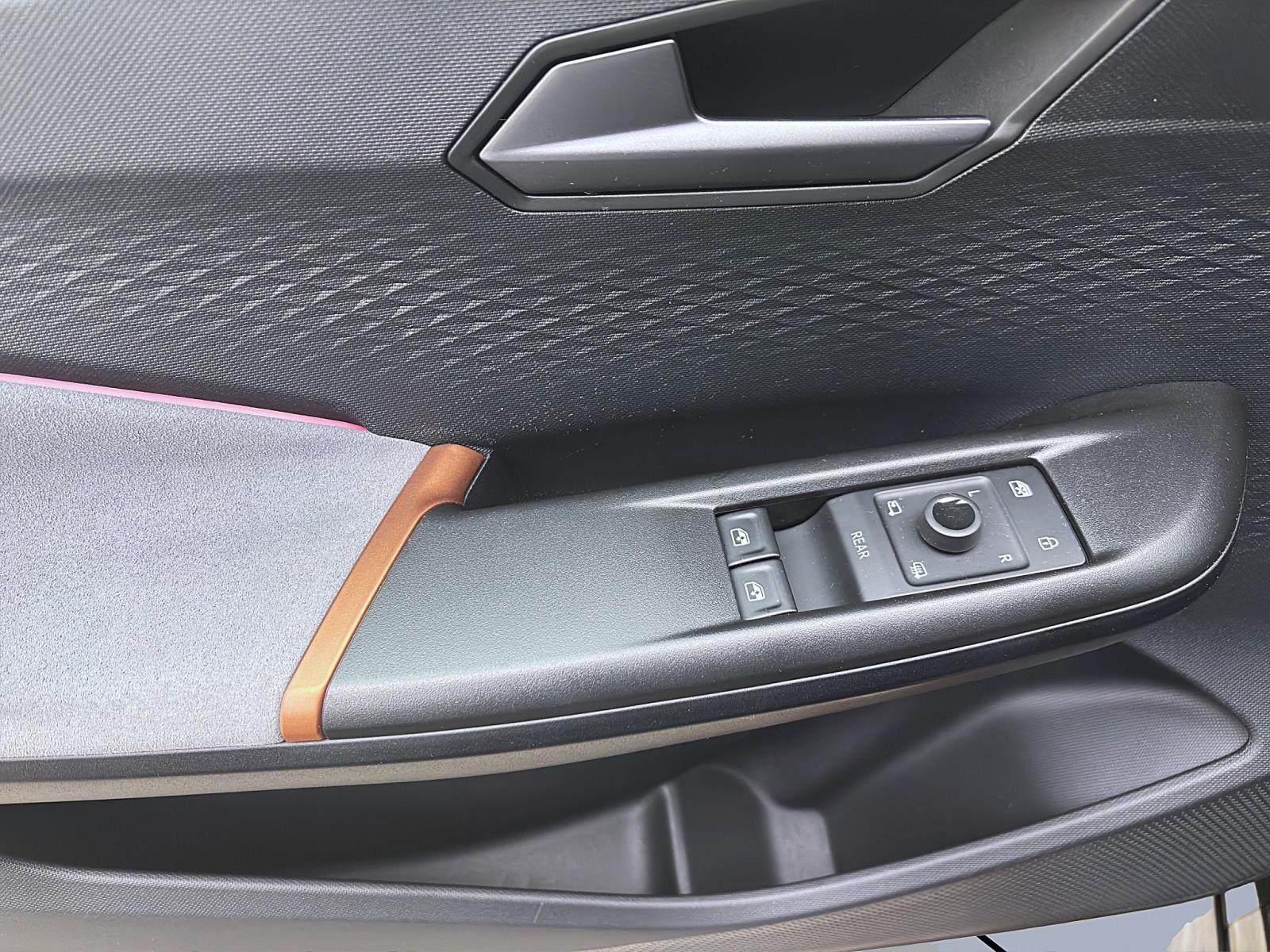 Bild 9: Cupra Born NAVI KAMERA KLIMA PDC LED SHZG