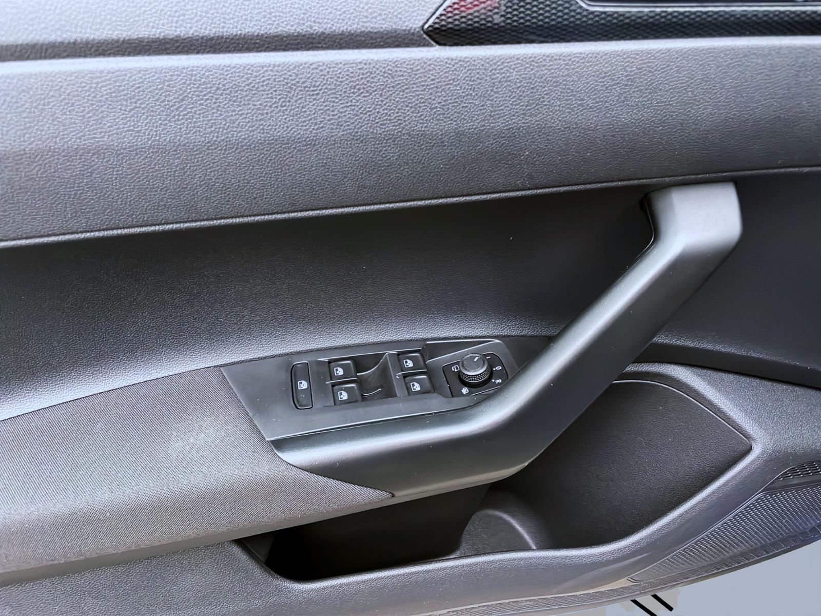 Bild 9: Volkswagen Polo 1.0 TSI LIFE NAVI PDC LED SITZHZG