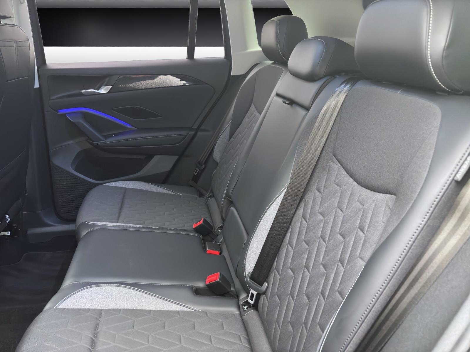 Bild 13: Volkswagen Tiguan 2.0 TDI DSG GOAL AHK NAVI PDC ACC