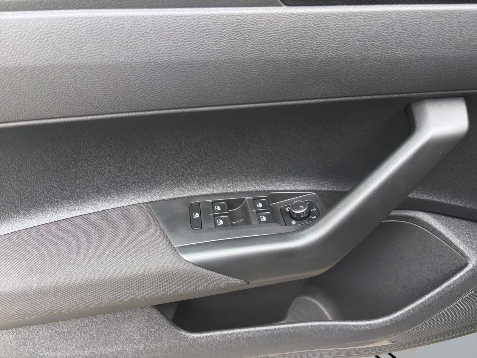 Bild 9: Volkswagen Polo 1.0 TSI LIFE NAVI PDC SITZHZG LED