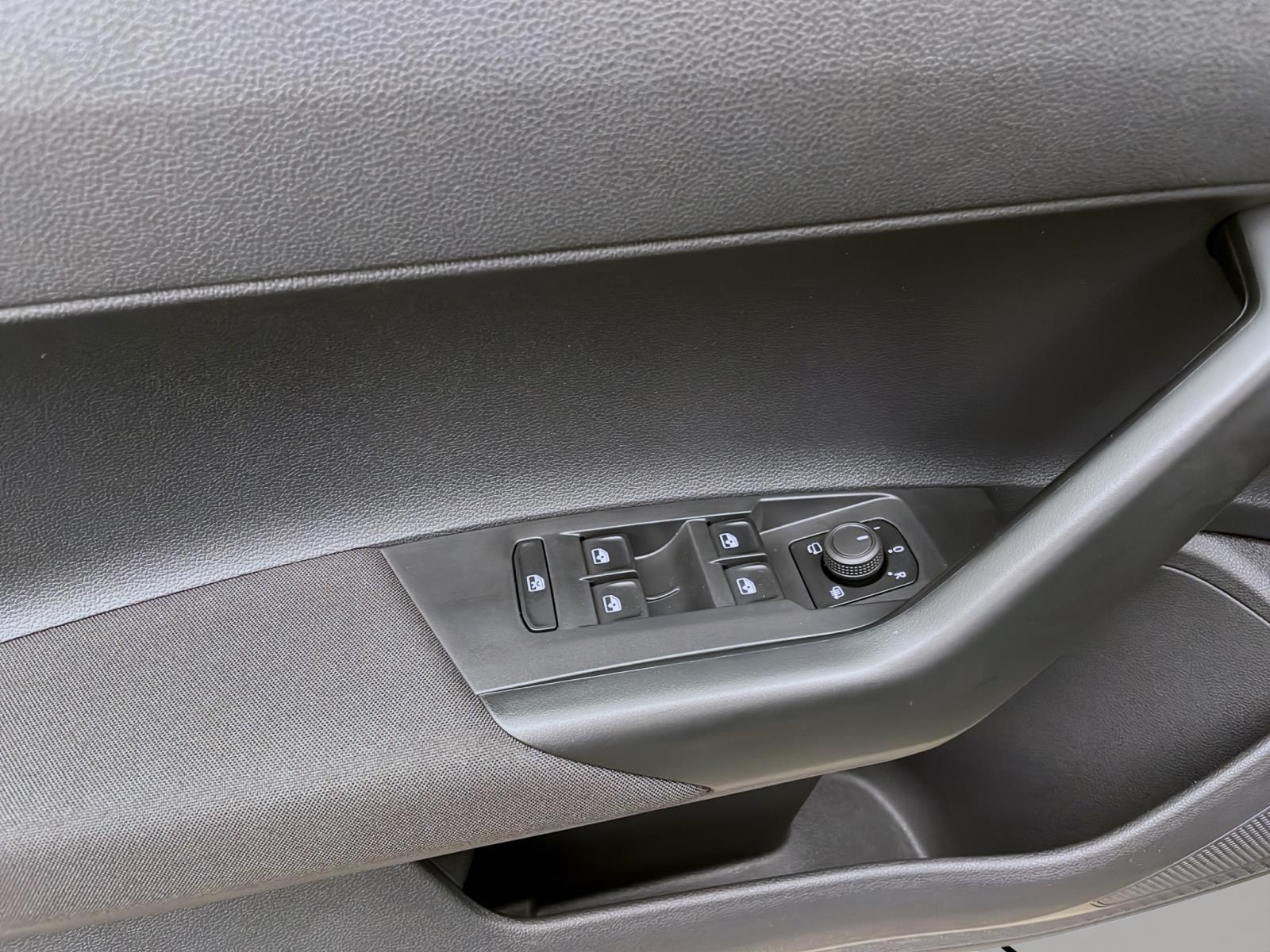 Bild 9: Volkswagen Polo 1.0 TSI LIFE NAVI PDC LED ACC SITZHZG