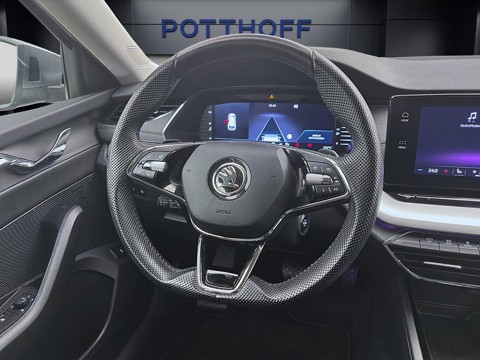 Bild 9: Skoda Octavia Combi 2.0 TDI DSG STYLE NAVI MATRIX PDC SITZHZG