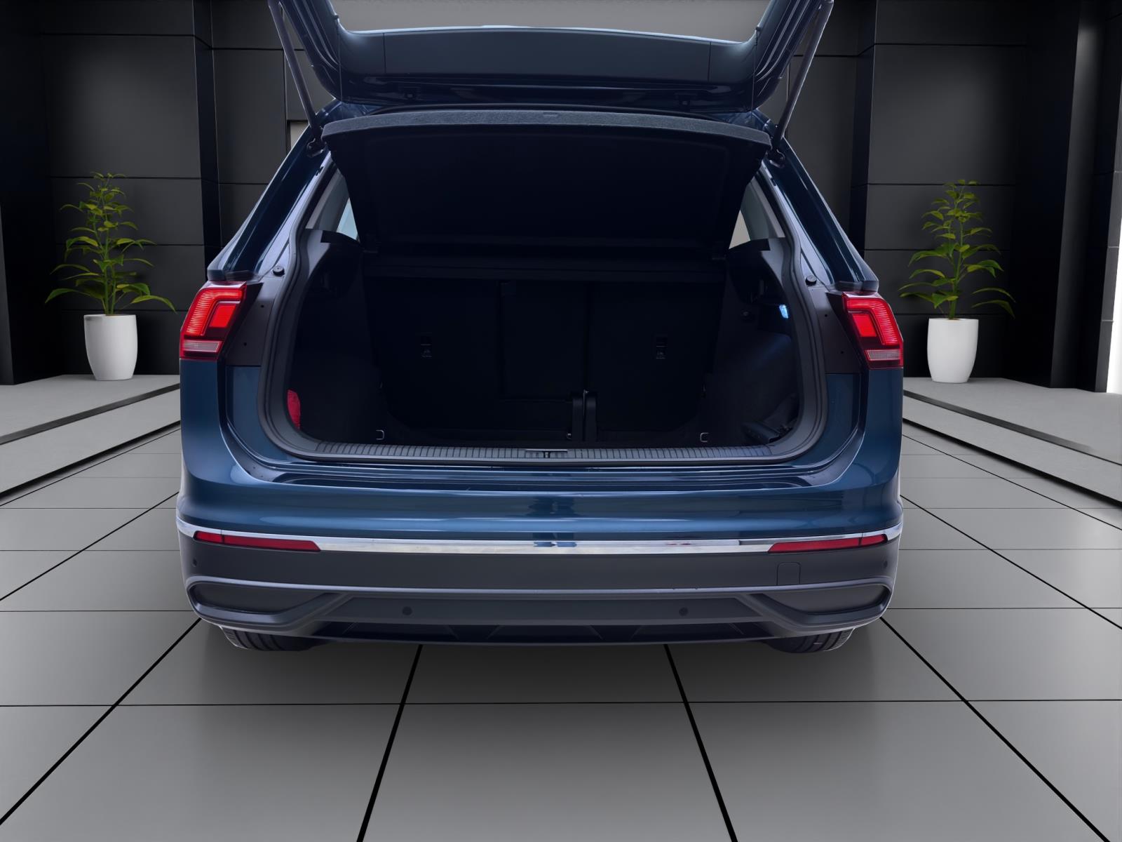 Bild 3: Volkswagen Tiguan 1.5 TSI LIFE PDC NAVI SITZHZG ACC LED