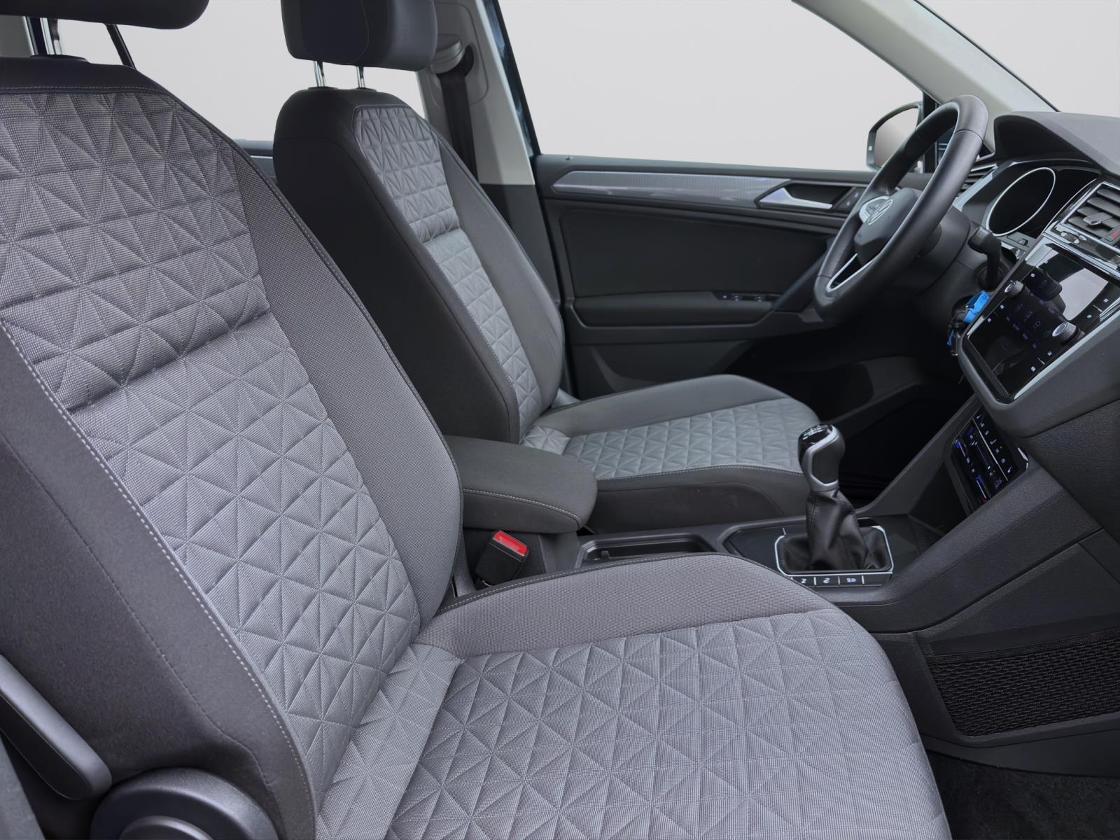 Bild 14: Volkswagen Tiguan 1.5 TSI LIFE PDC NAVI SITZHZG ACC LED