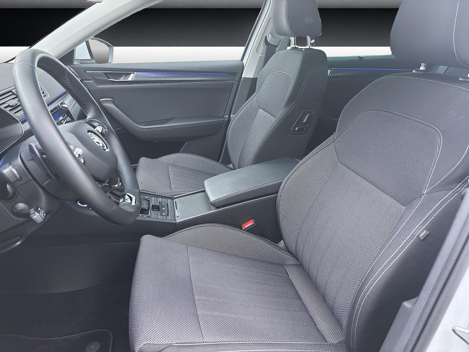 Bild 8: Skoda Superb Combi 2.0 TDI DSG STYLE PANO NAVI PDC SITZHZG