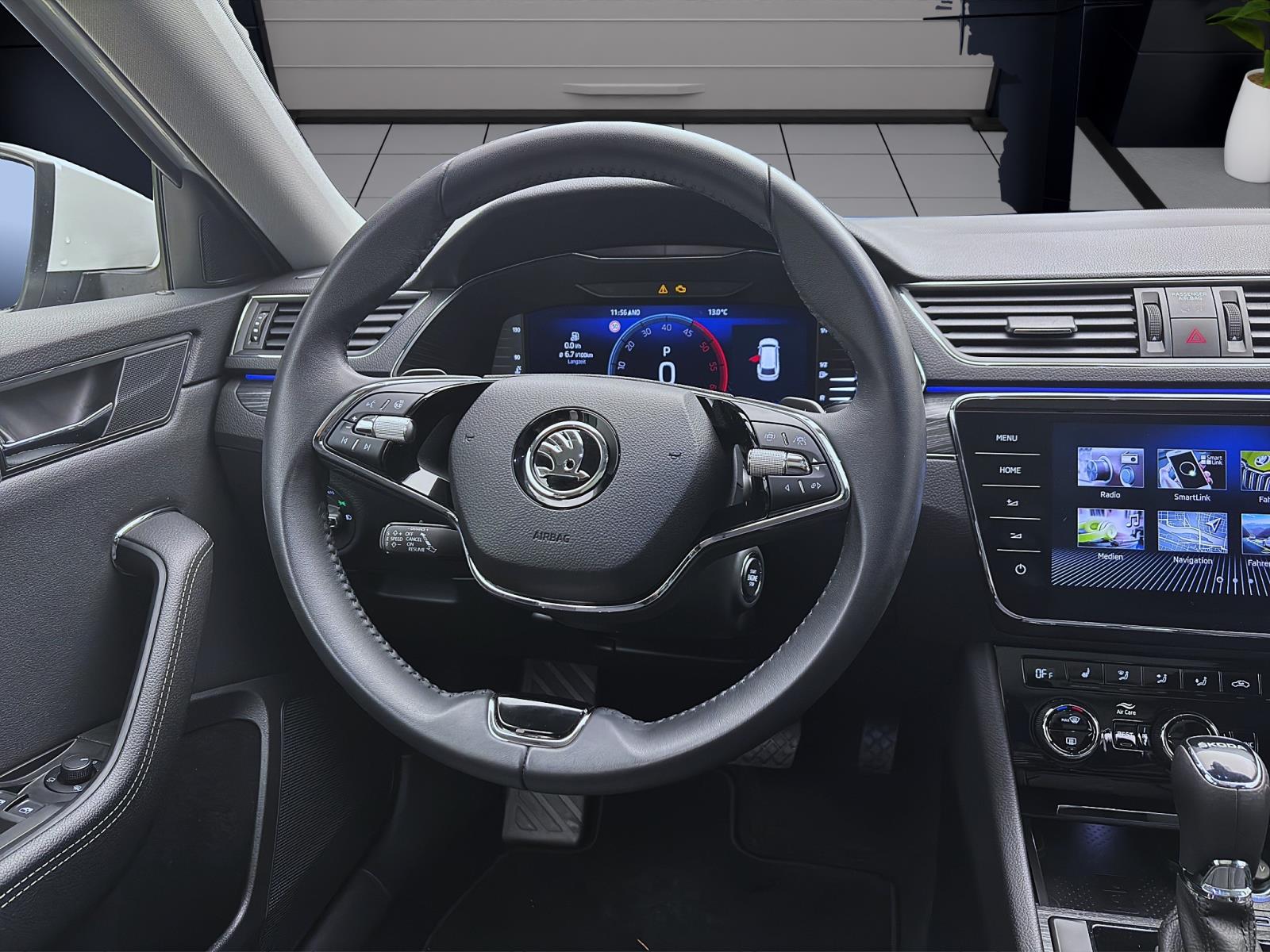 Bild 10: Skoda Superb Combi 2.0 TDI DSG STYLE PANO NAVI PDC SITZHZG