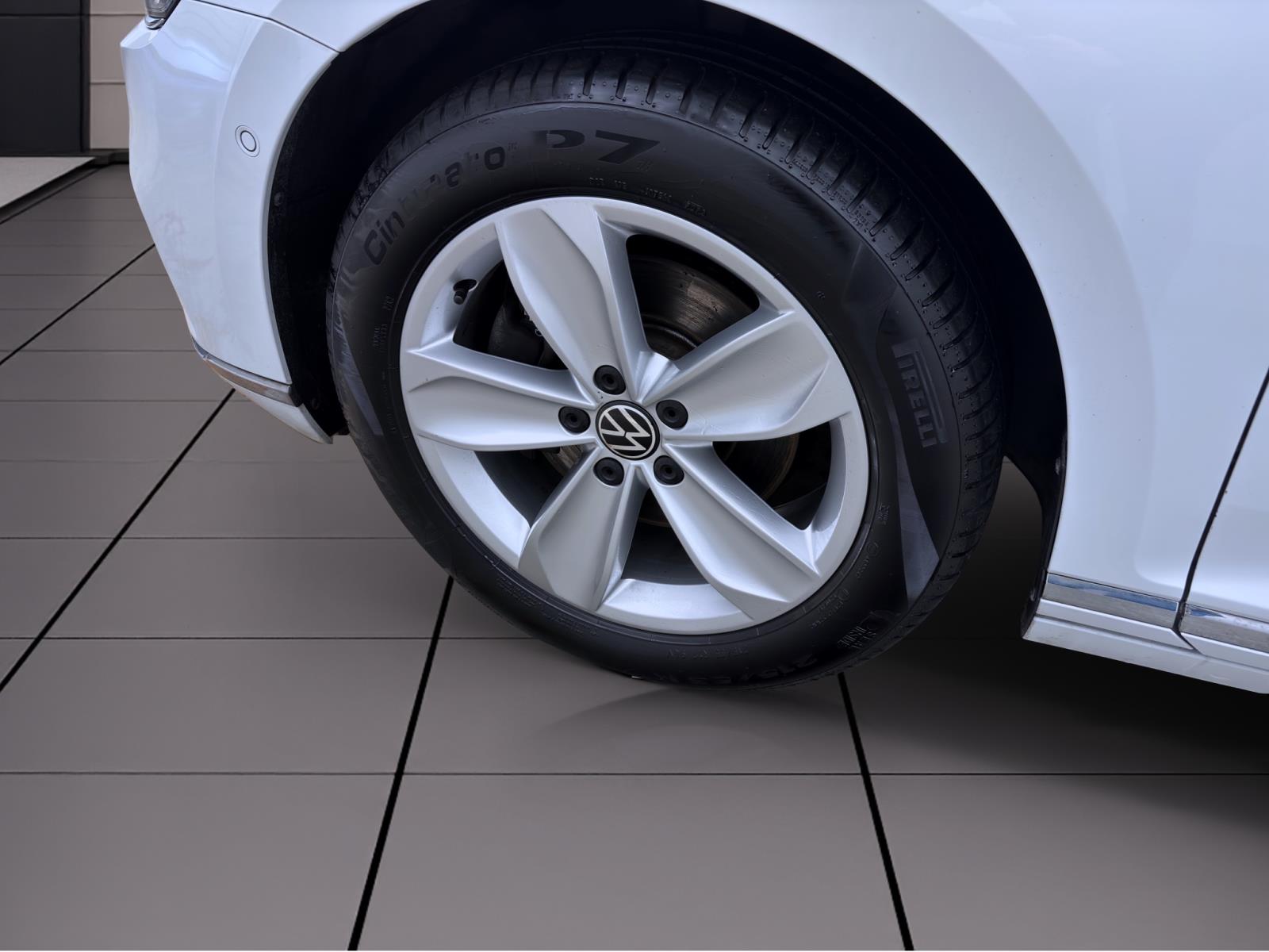 Bild 7: Volkswagen Passat Variant 2.0 TDI DSG ELEGANCE NAVI IQ.LIGHT KAMERA