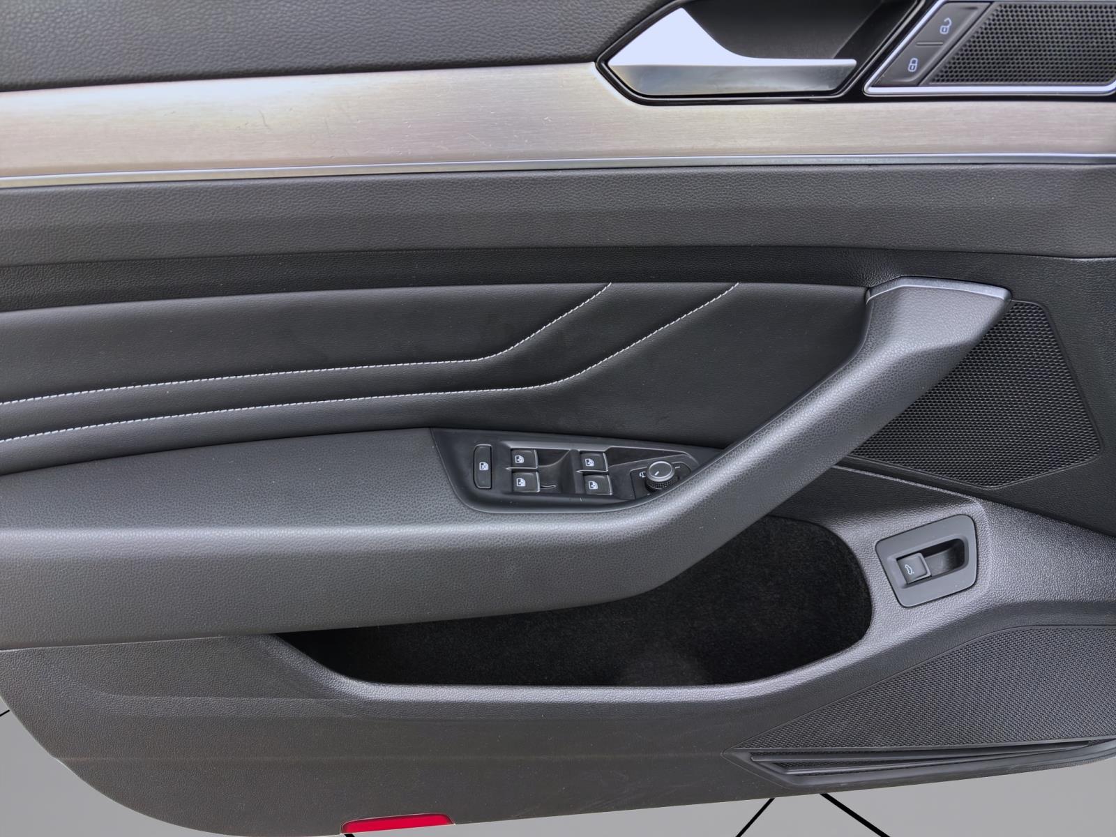 Bild 9: Volkswagen Passat Variant 2.0 TDI DSG ELEGANCE NAVI IQ.LIGHT KAMERA