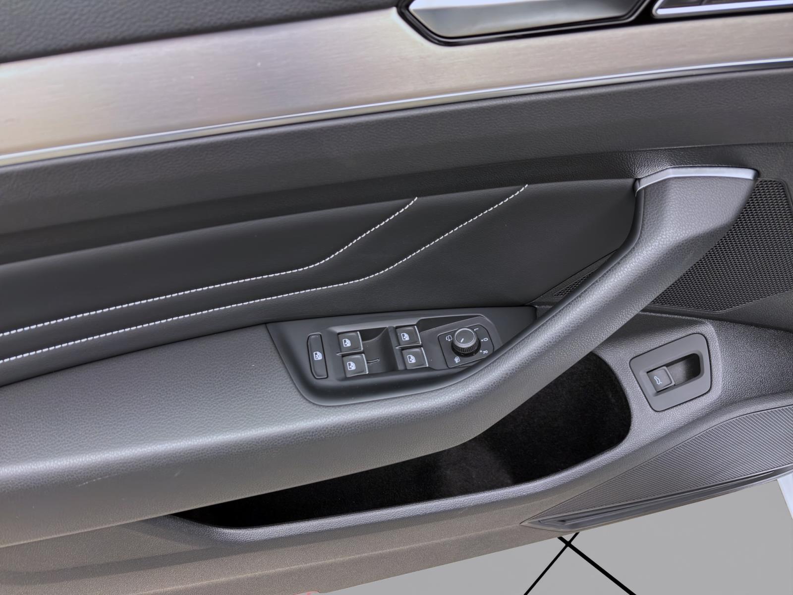 Bild 9: Volkswagen Passat Variant 2.0 TDI DSG ELEGANCE NAVI KAMERA PDC ACC