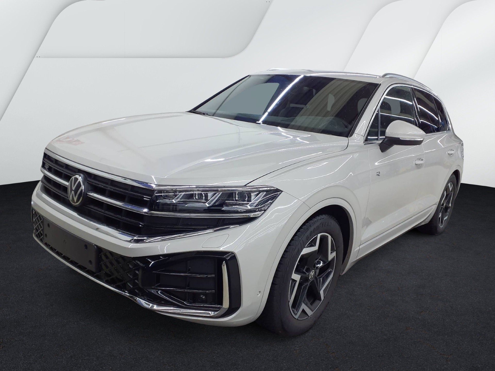 Volkswagen Touareg 3.0 TDI V6 Tiptronic 4M R-LINE AHK NAVI IQ.LIGHT 8727990