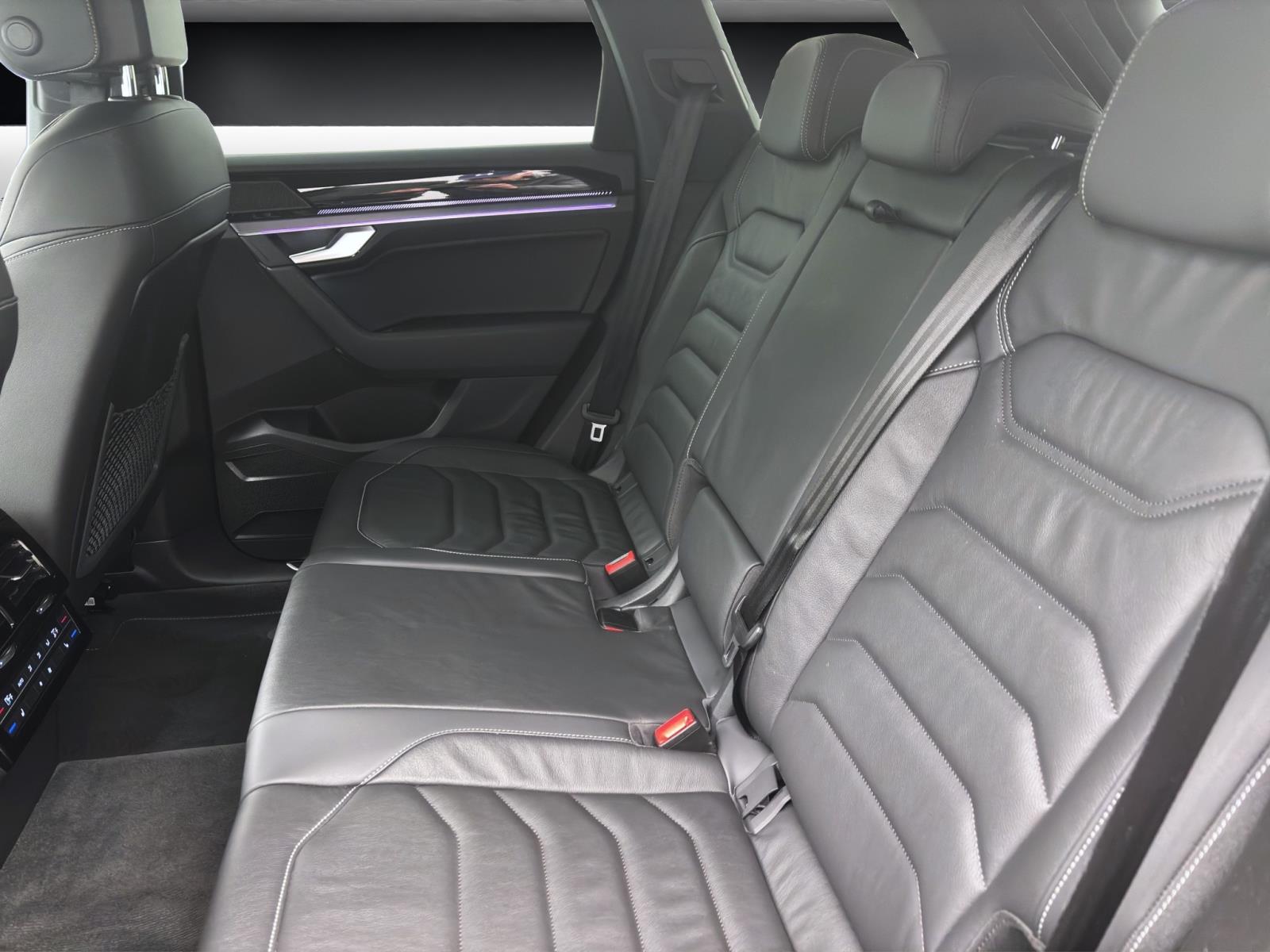 Bild 13: Volkswagen Touareg 3.0 TDI V6 Tiptronic 4M R-LINE AHK IQ.LIGHT NAVI HuD