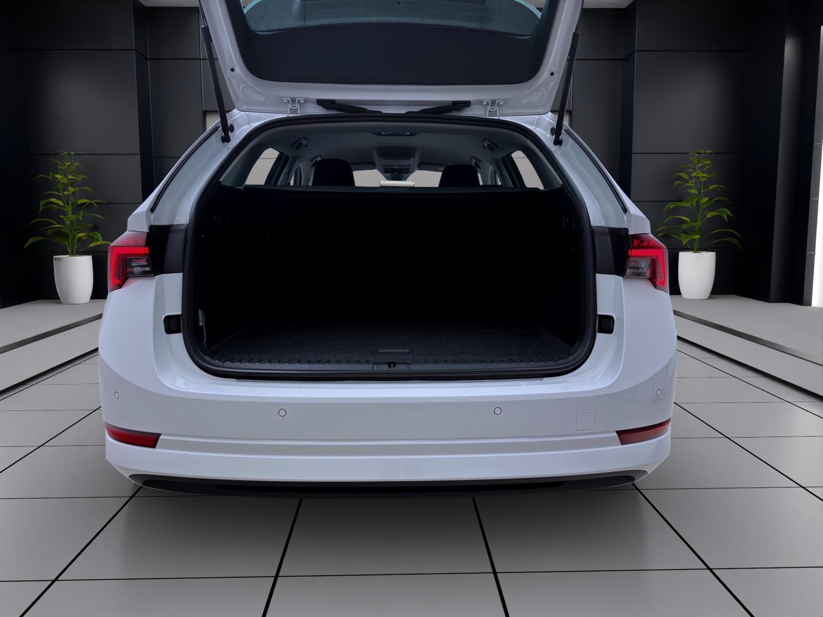 Bild 3: Skoda Octavia Combi 2.0 TDI DSG STYLE NAVI PDC SITZHZG KLIMA