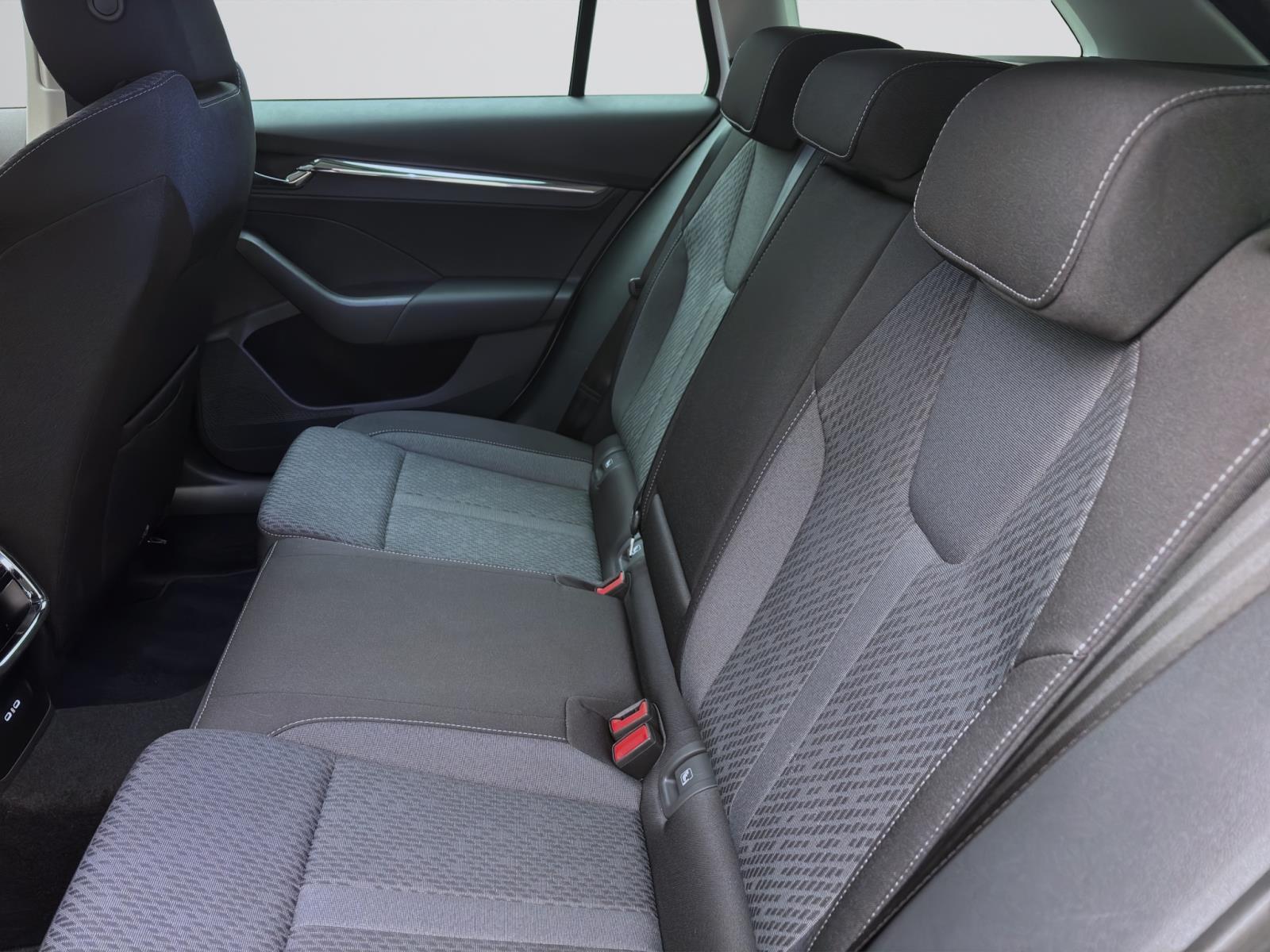 Bild 13: Skoda Octavia Combi 2.0 TDI DSG STYLE NAVI PDC SITZHZG KLIMA