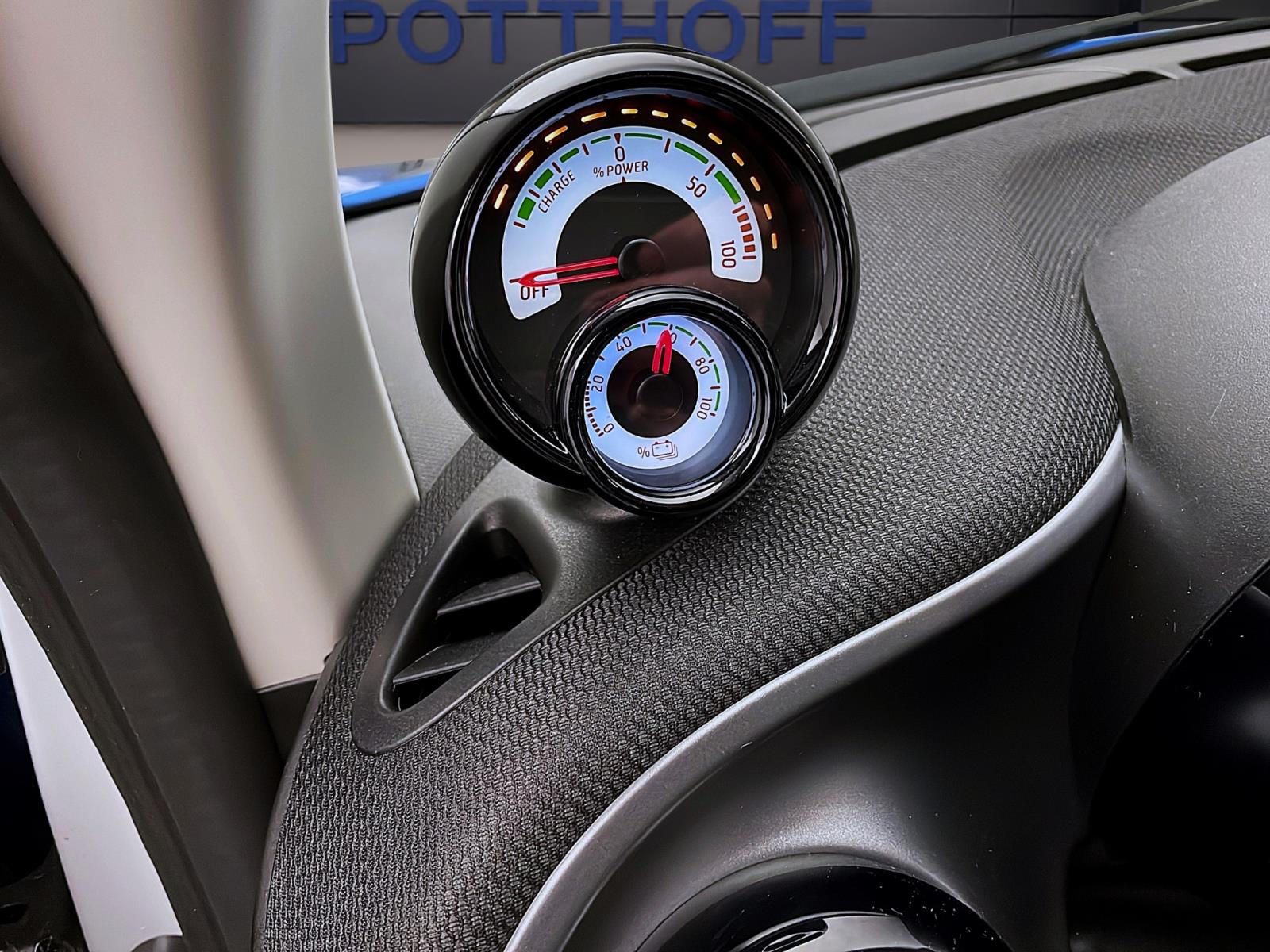 Bild 16: Smart fortwo Coupe EQ PASSION PANO SITZHZG LED PDC