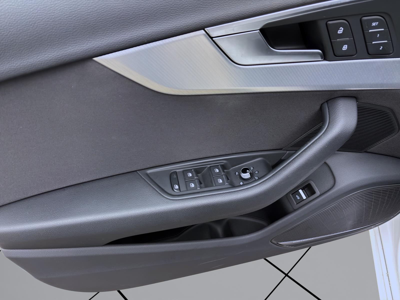 Bild 9: Audi A4 Avant 40 TDI S LINE PANO AHK KAMERA NAVI+