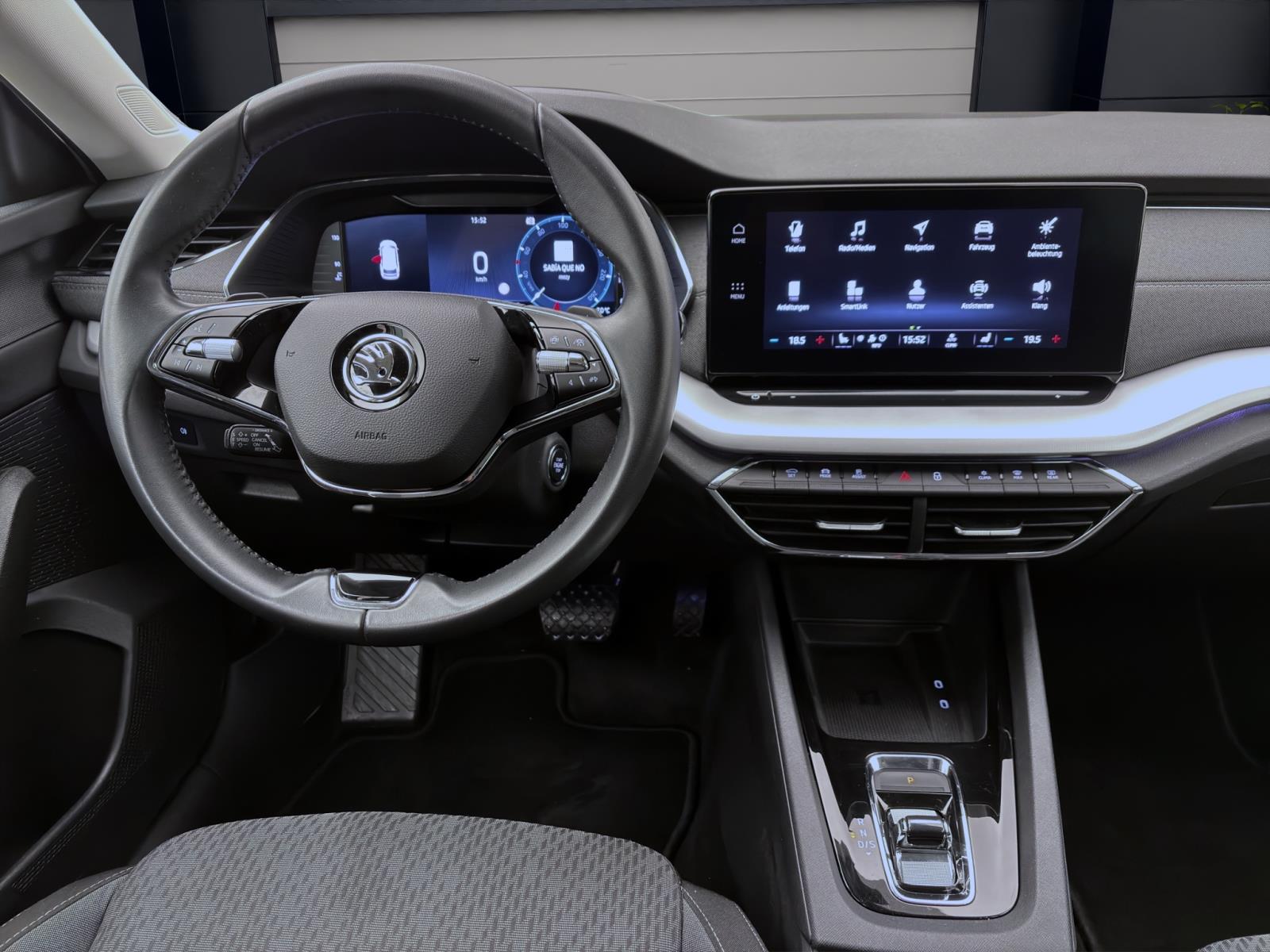 Bild 11: Skoda Octavia Combi 2.0 TDI DSG STYLE AHK PDC SITZHZG NAVI