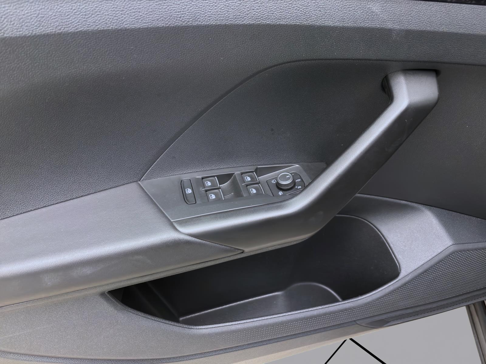 Bild 9: Volkswagen T-Cross 1.0 TSI DSG STYLE KAMERA PDC SITZHZG LED