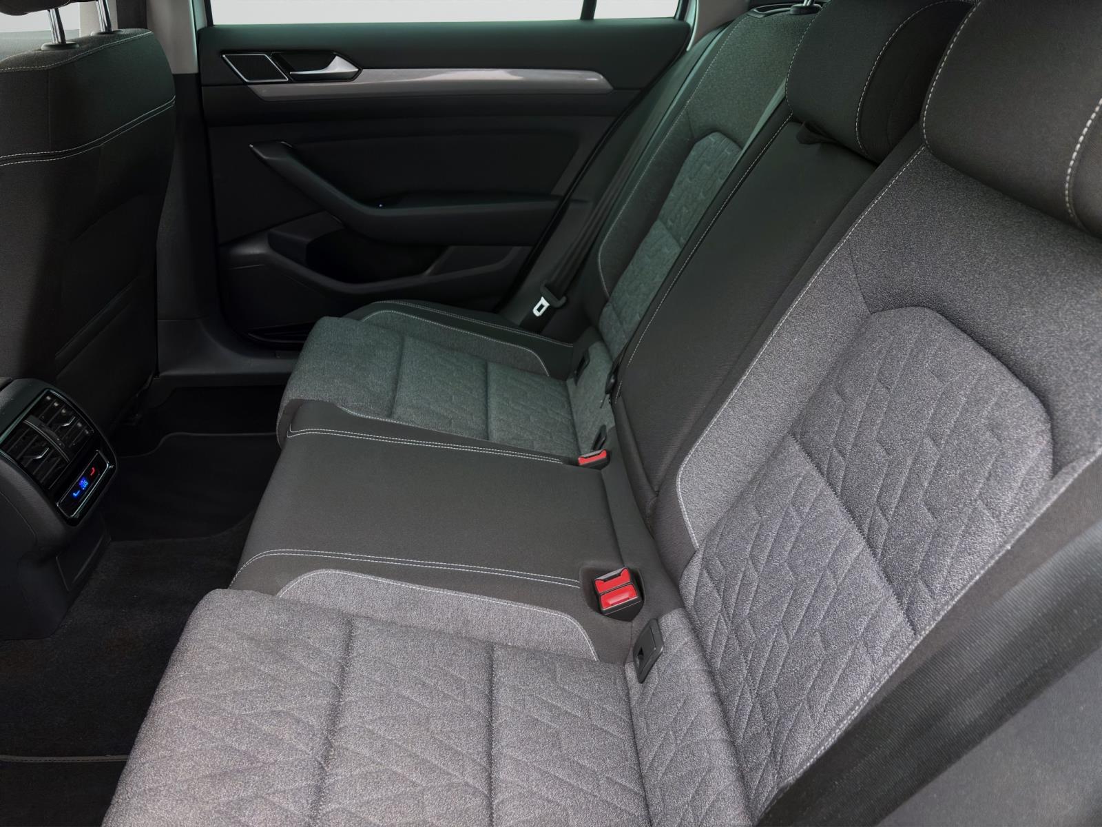 Bild 14: Volkswagen Passat Variant 2.0 TDI DSG BUSINESS AHK KAMERA PDC NAVI