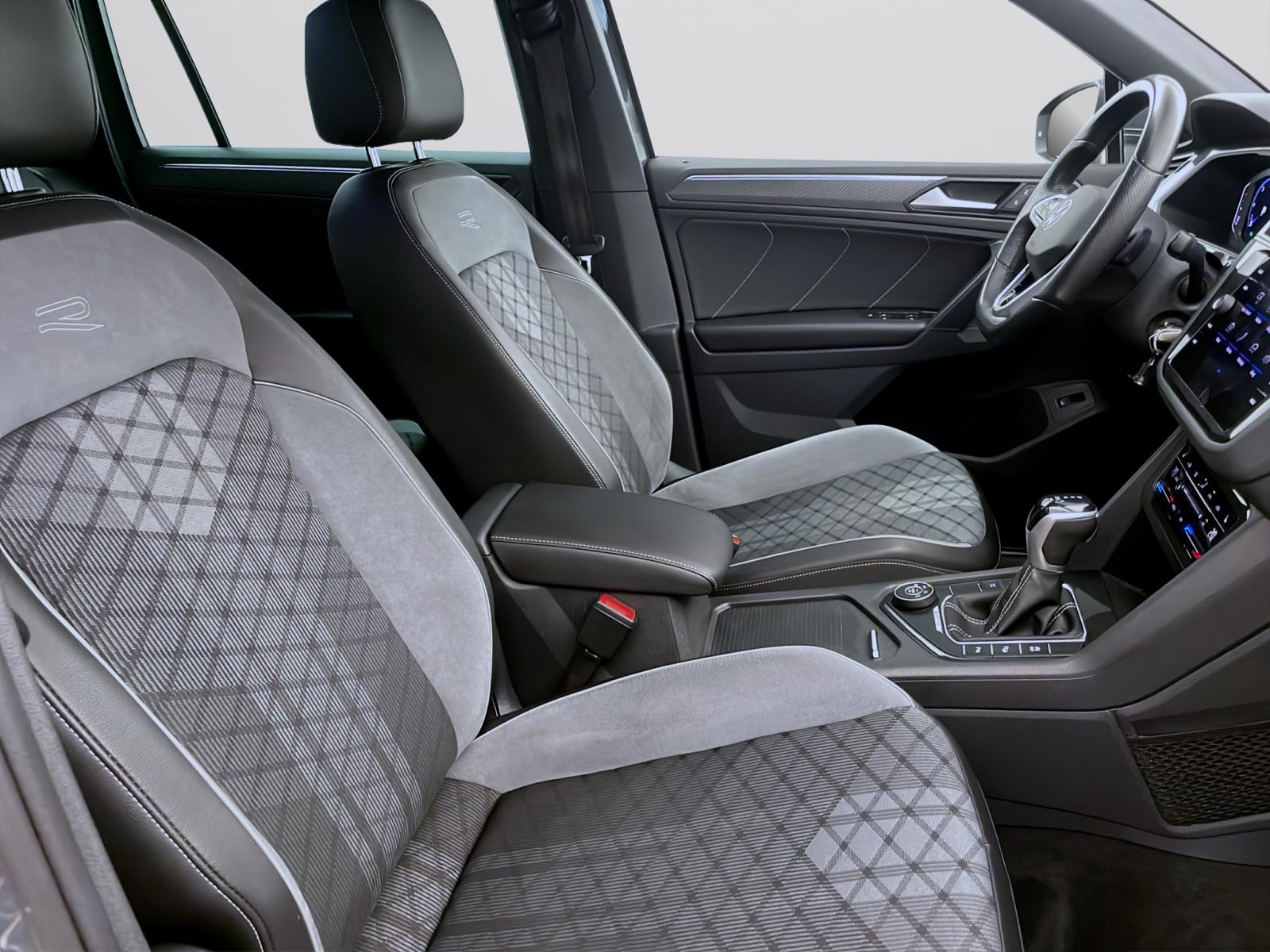 Bild 14: Volkswagen Tiguan 2.0 TDI DSG 4M R-LINE AHK NAVI MATRIX SITZHZG