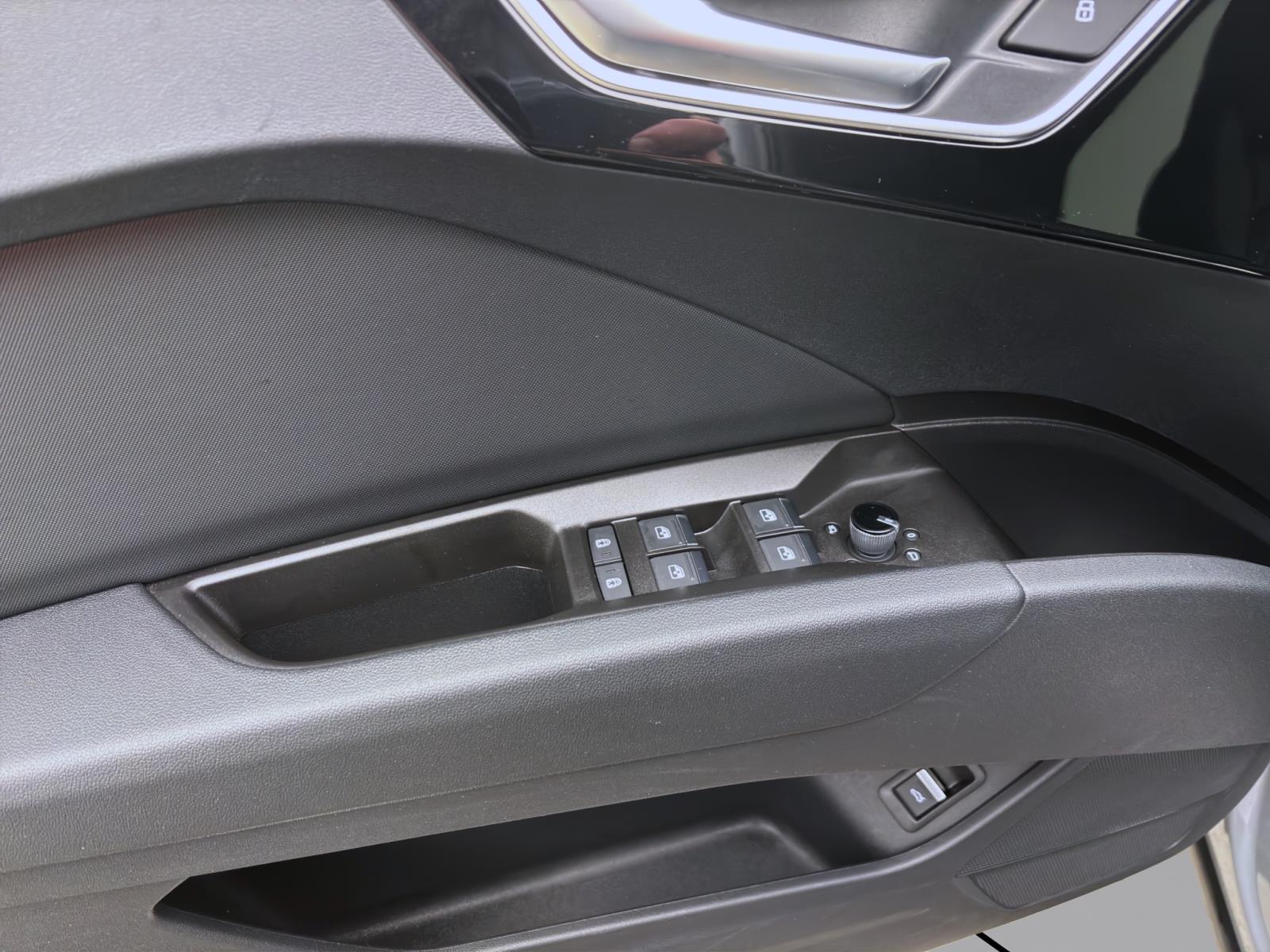 Bild 9: Audi Q4 e-tron Sportback 40 KAMERA PDC SITZHZG LM20