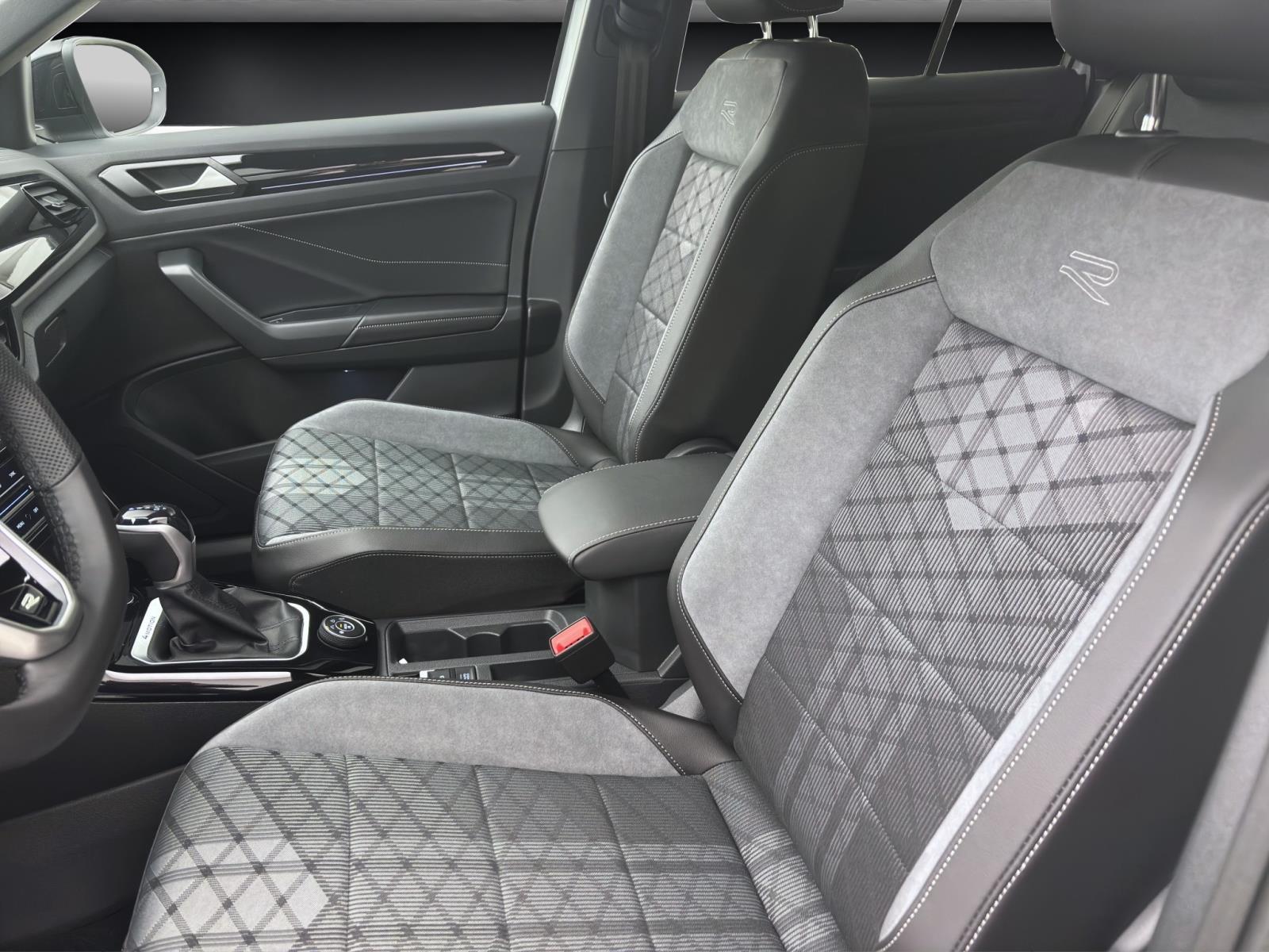 Bild 8: Volkswagen T-Roc 2.0 TSI DSG 4M R-LINE PANO AHK eKLAPPE ACC