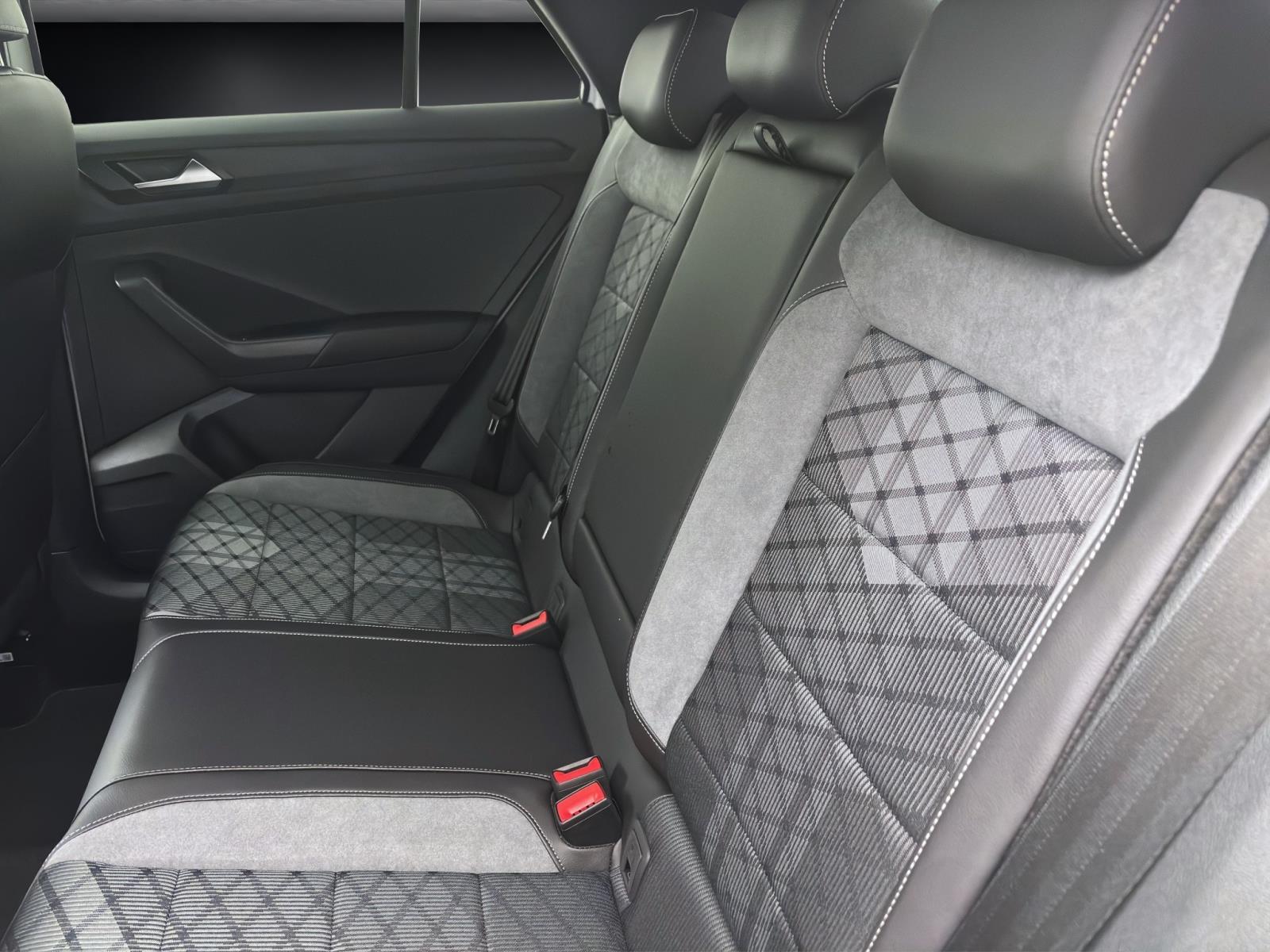 Bild 13: Volkswagen T-Roc 2.0 TSI DSG 4M R-LINE PANO AHK eKLAPPE ACC