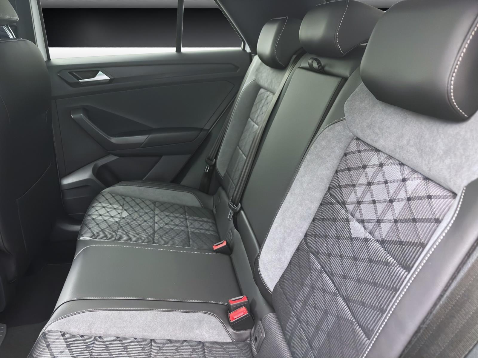 Bild 13: Volkswagen T-Roc 2.0 TSI DSG 4M R-LINE KLIMA AHK LM19 PANO