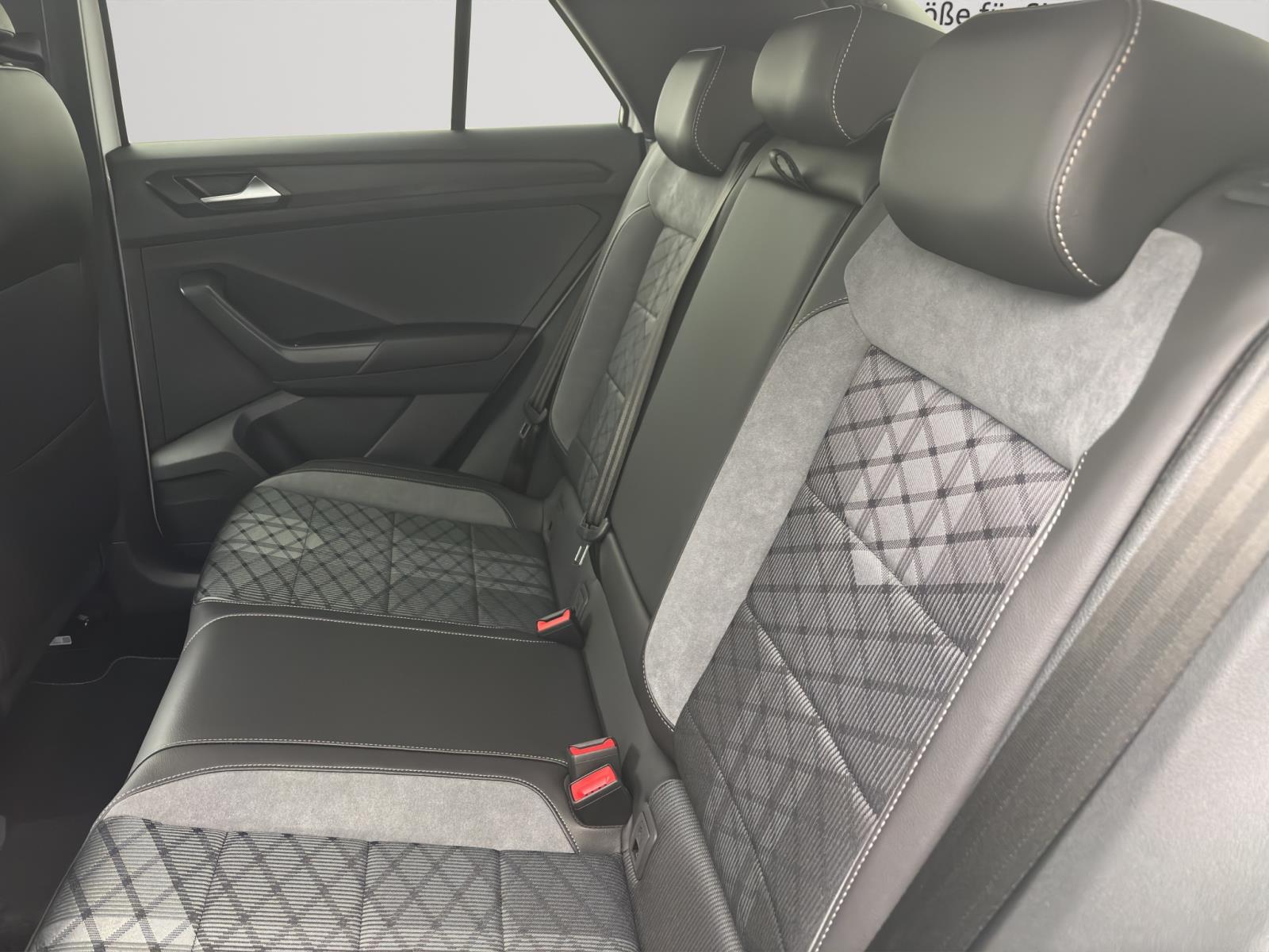 Bild 13: Volkswagen T-Roc 2.0 TSI DSG 4M R-LINE AHK PANO ACC SHZG